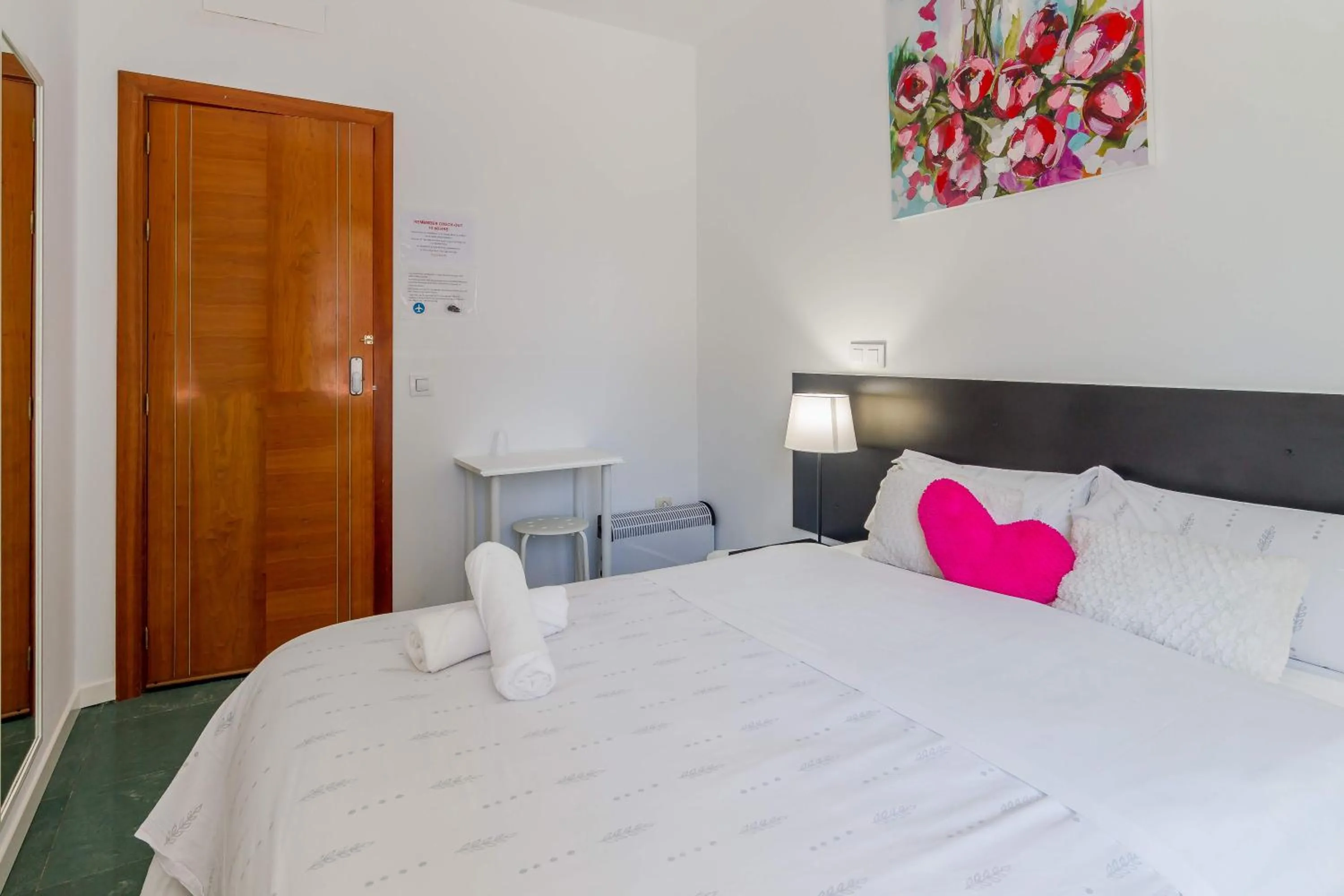 Bed in AYZ Javier Cabrini - Auto check-in property