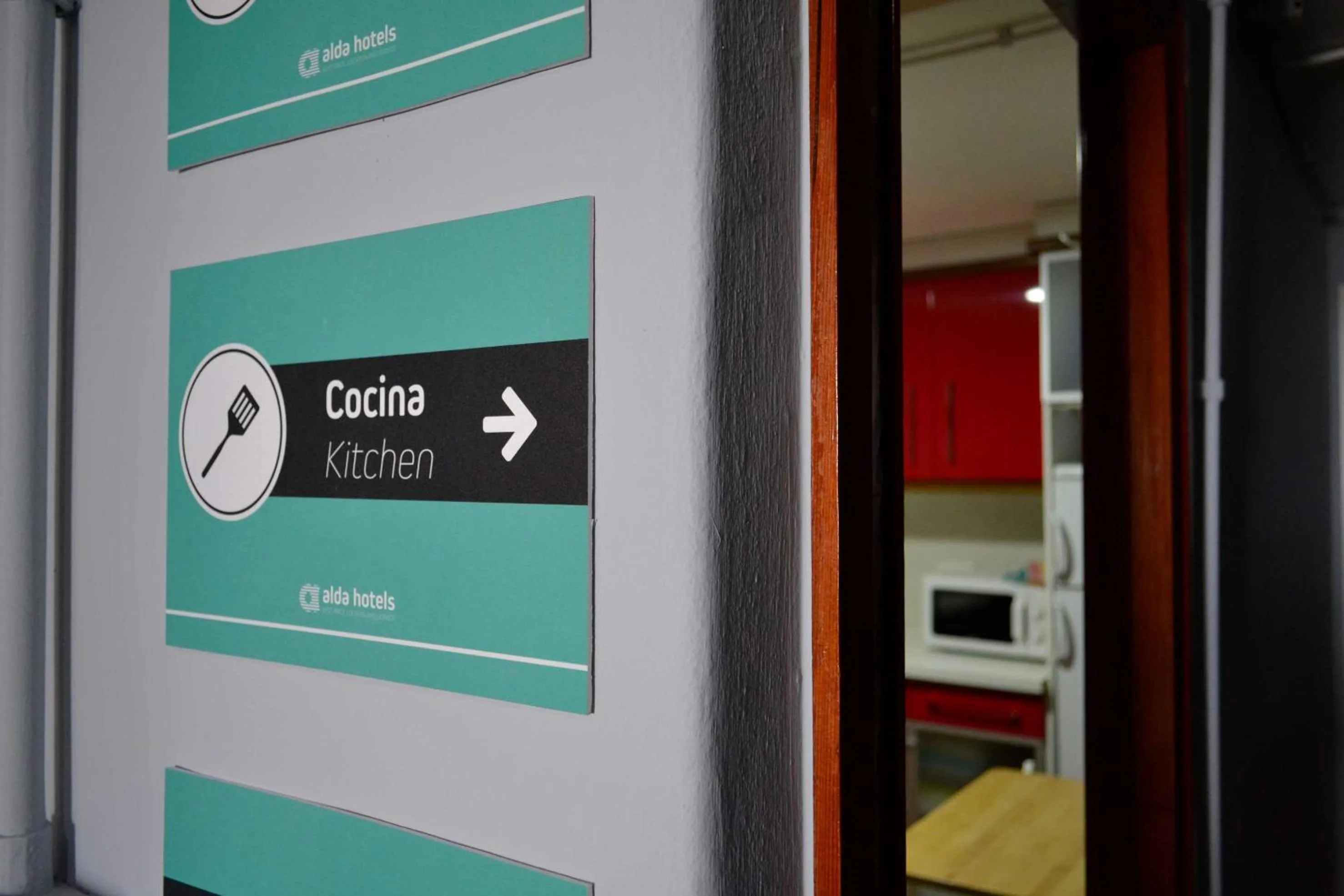 Communal kitchen in Albergue O Fogar de Teodomiro