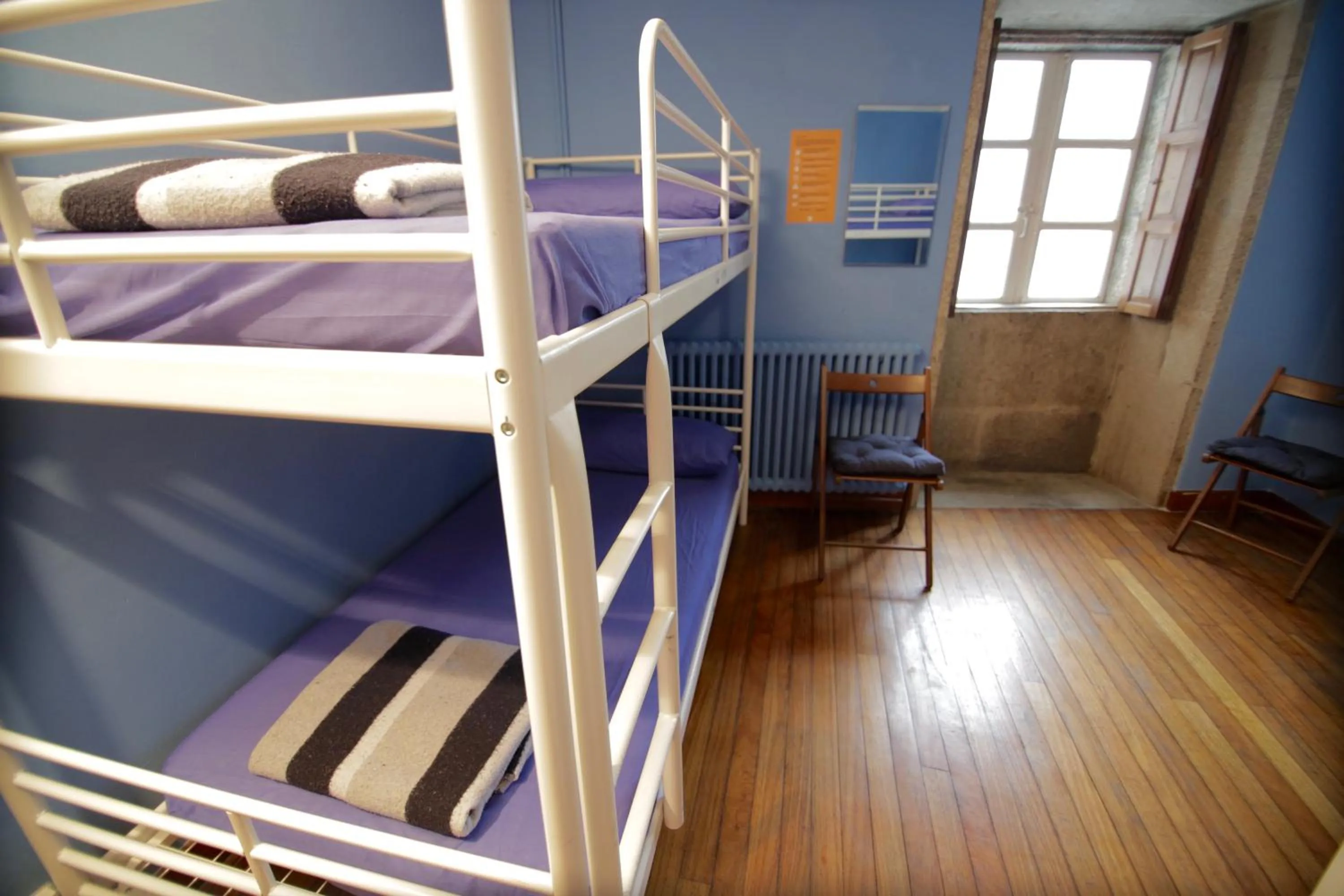 bunk bed, Bed in Albergue O Fogar de Teodomiro