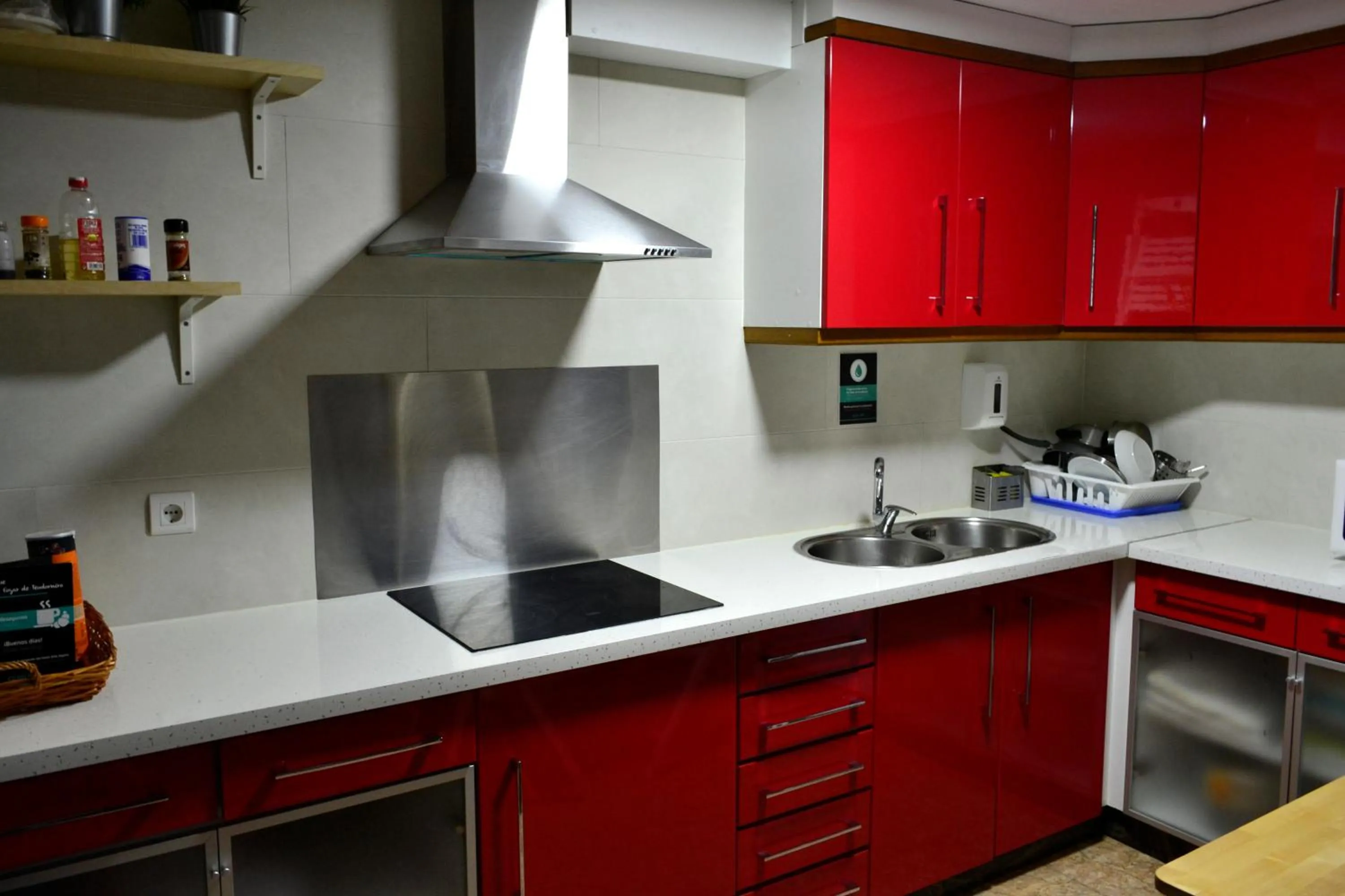 Communal kitchen in Albergue O Fogar de Teodomiro