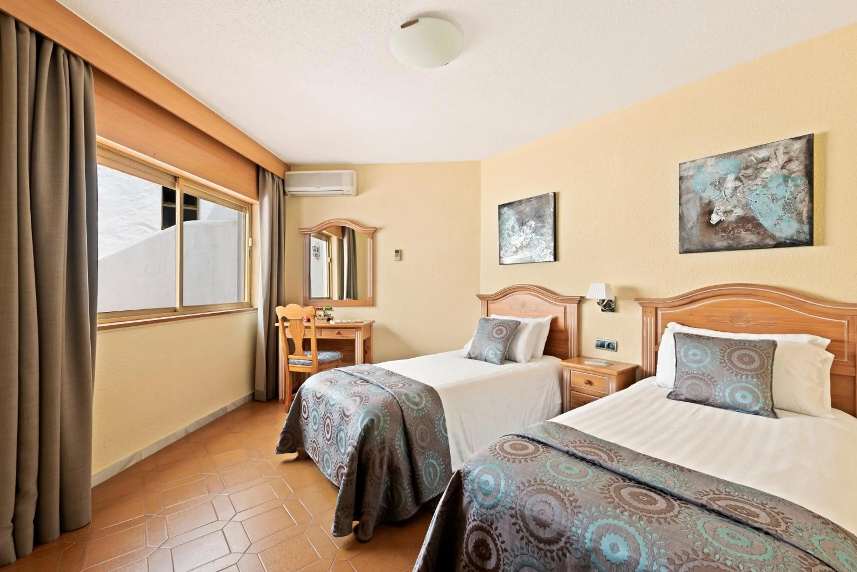 Bedroom, Bed in Macdonald Leila Playa Resort