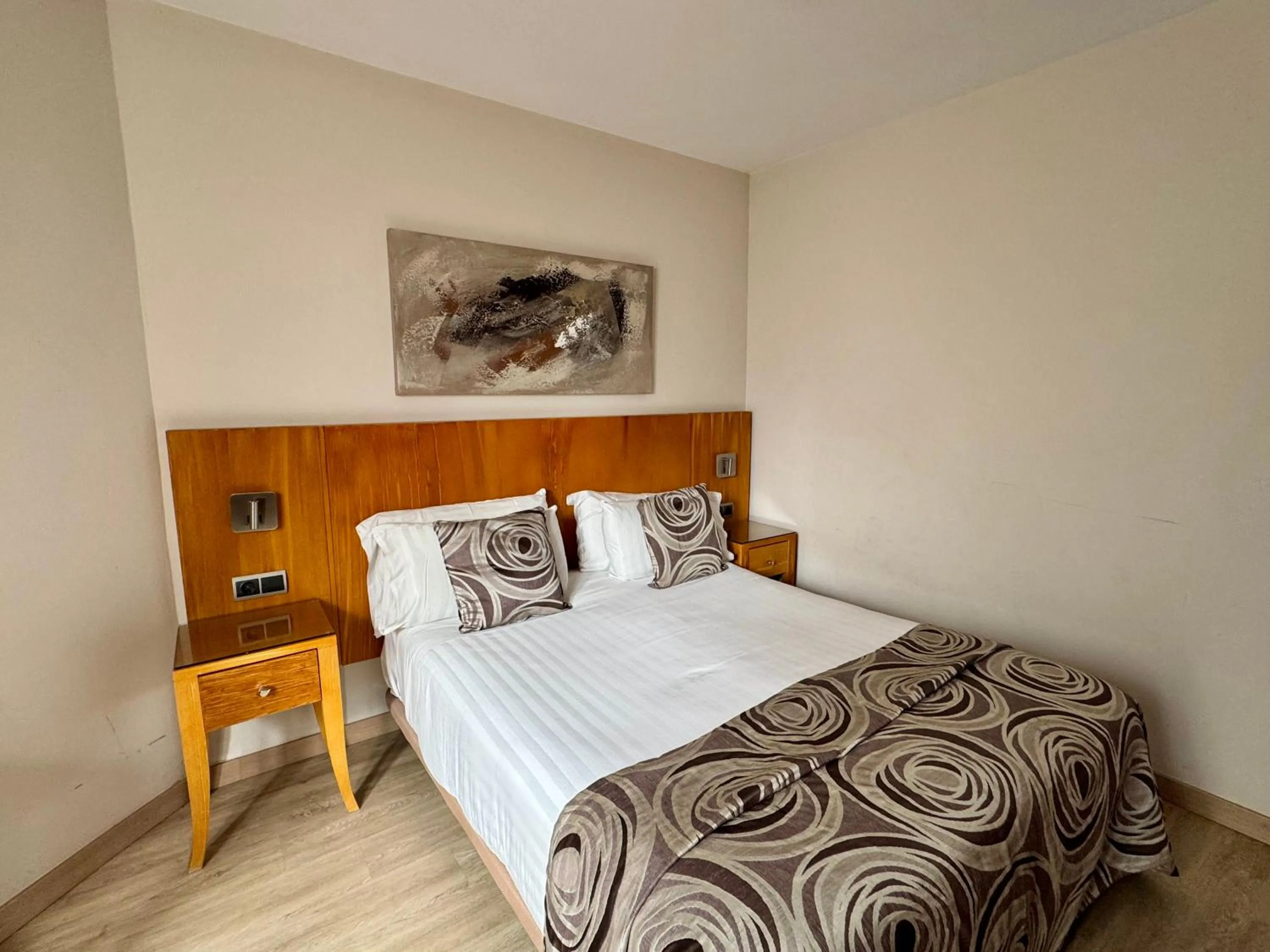 Bedroom, Bed in Macdonald Leila Playa Resort