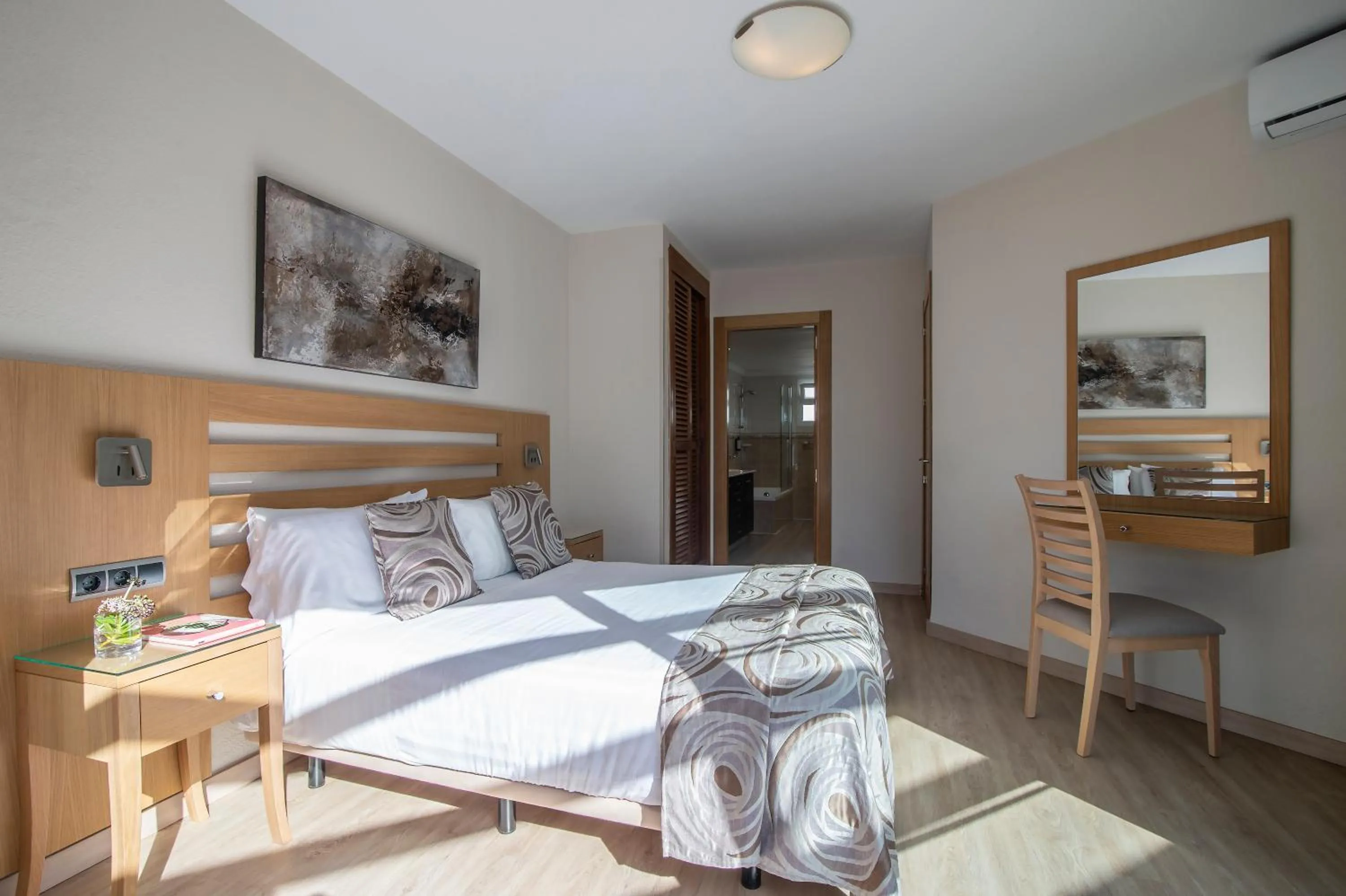 Bedroom, Bed in Macdonald Leila Playa Resort