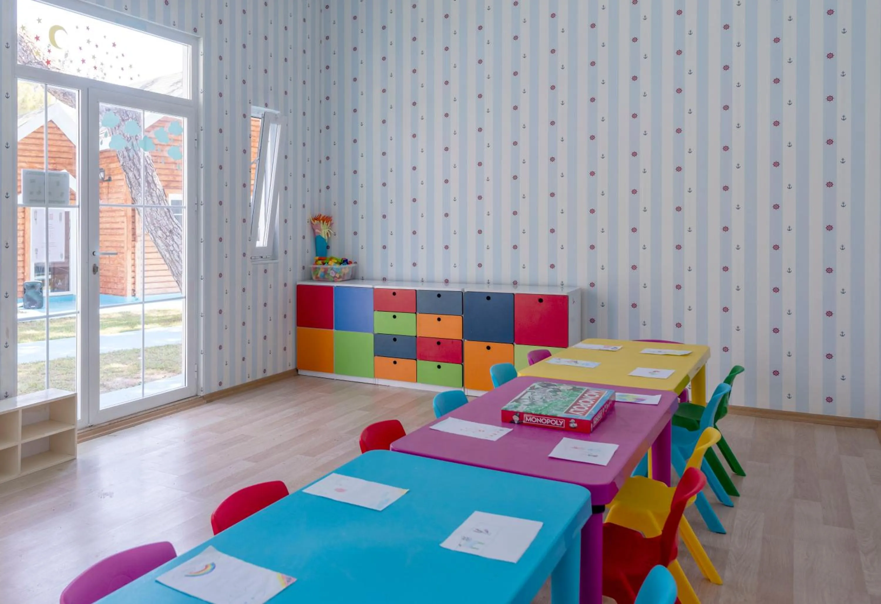 Children play ground, Bed in Amara Comfort Resort