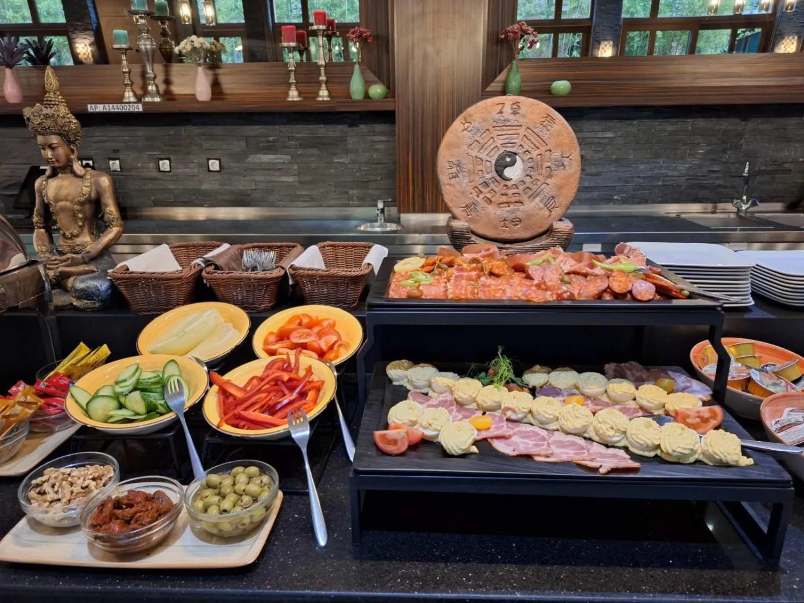 Food and drinks in Duna Garden Hotel