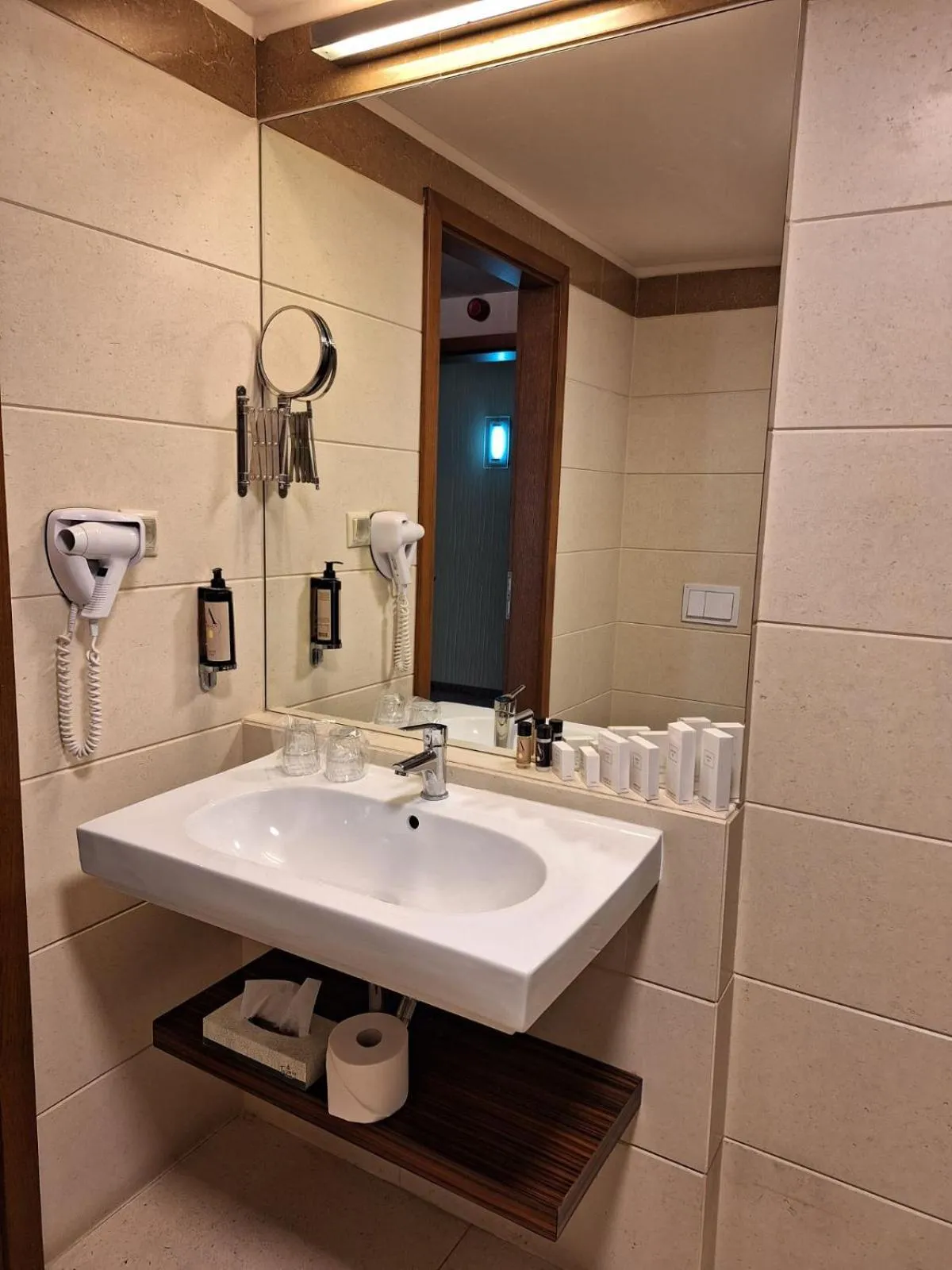 Bathroom in Duna Garden Hotel