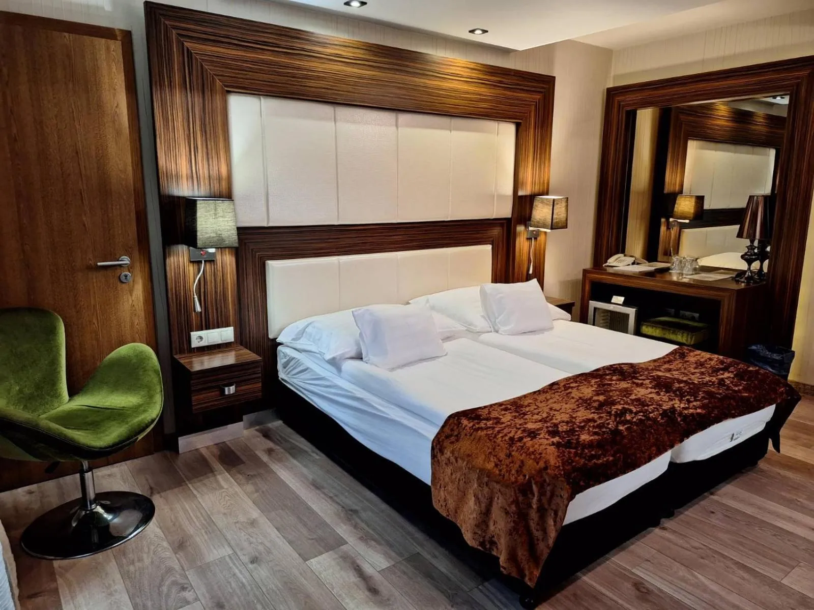 Bed in Duna Garden Hotel