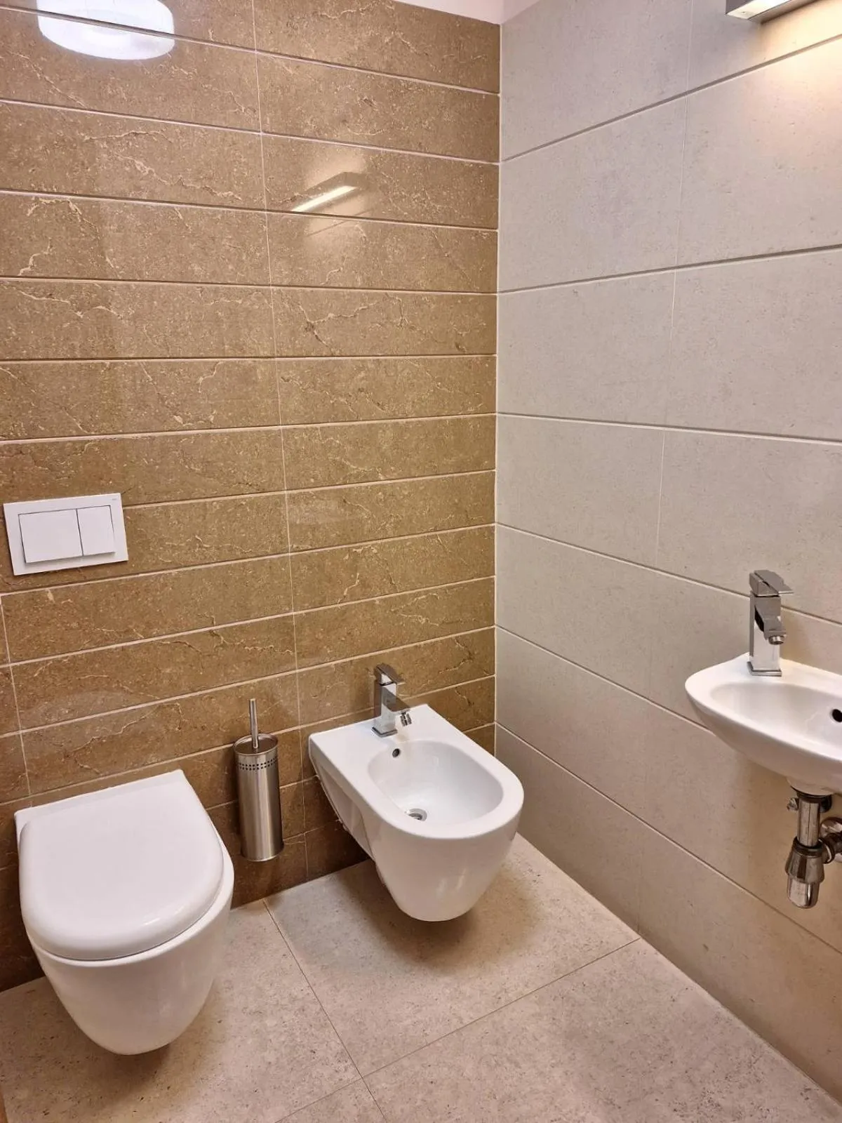 Toilet in Duna Garden Hotel