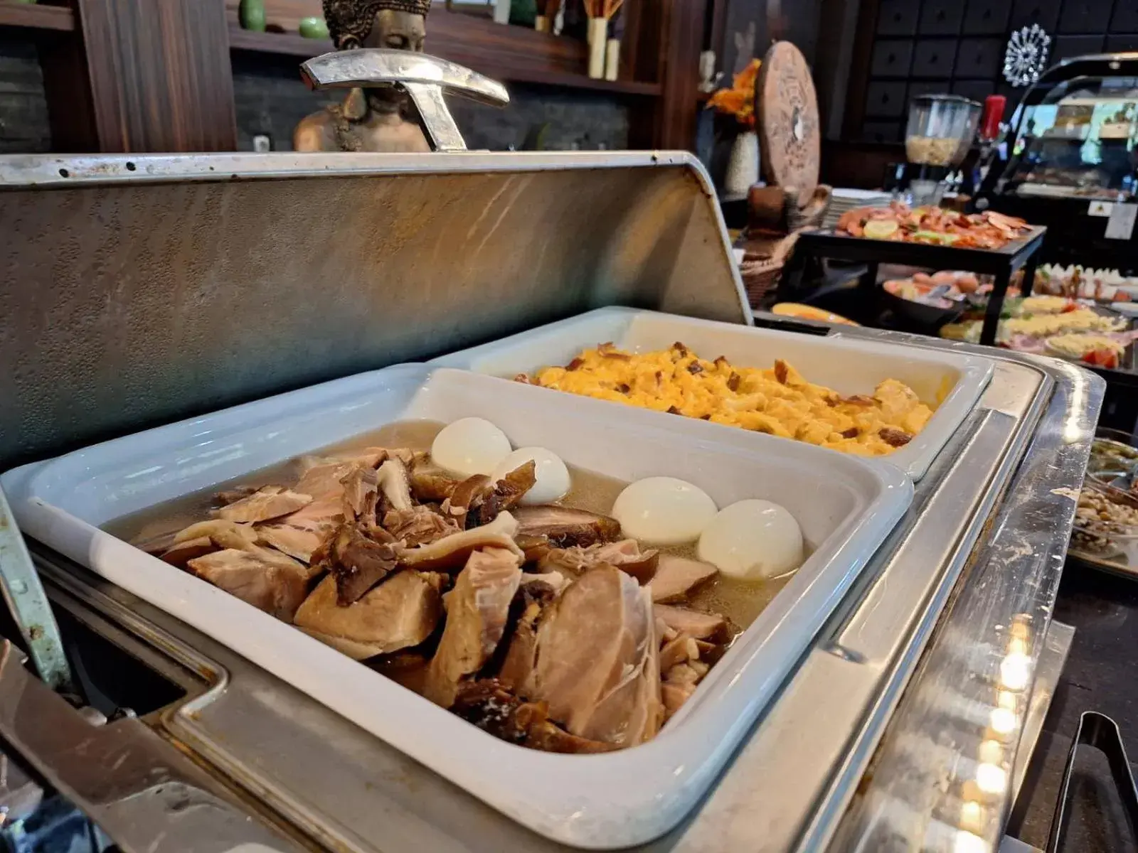 Food and drinks in Duna Garden Hotel Food and drinks in Duna Garden Hotel