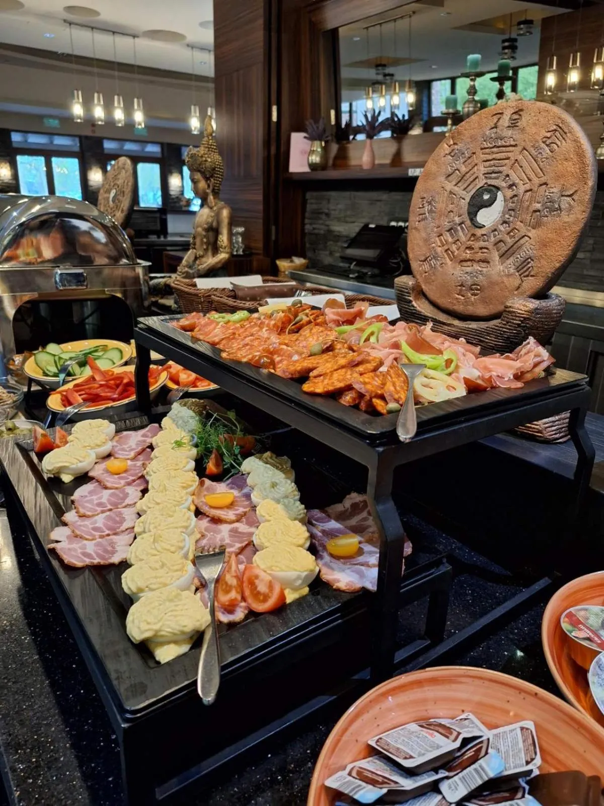 Food and drinks in Duna Garden Hotel