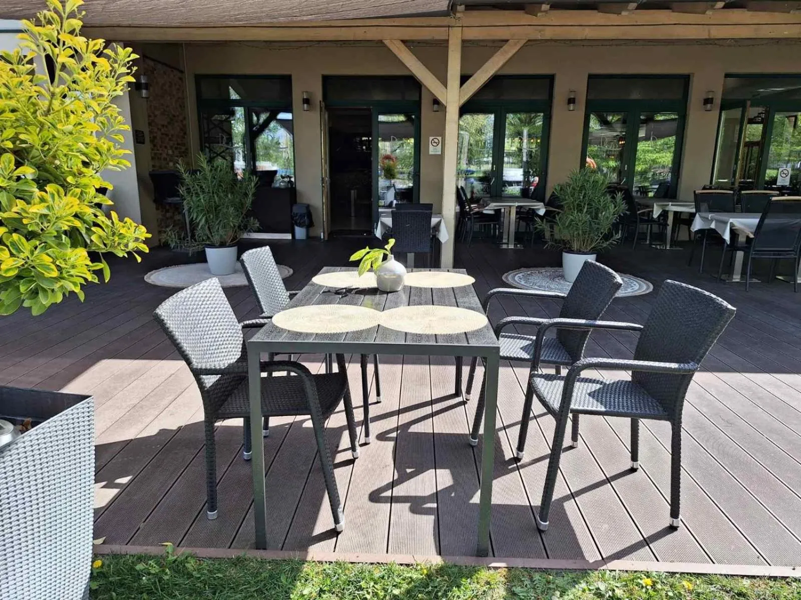 Patio in Duna Garden Hotel