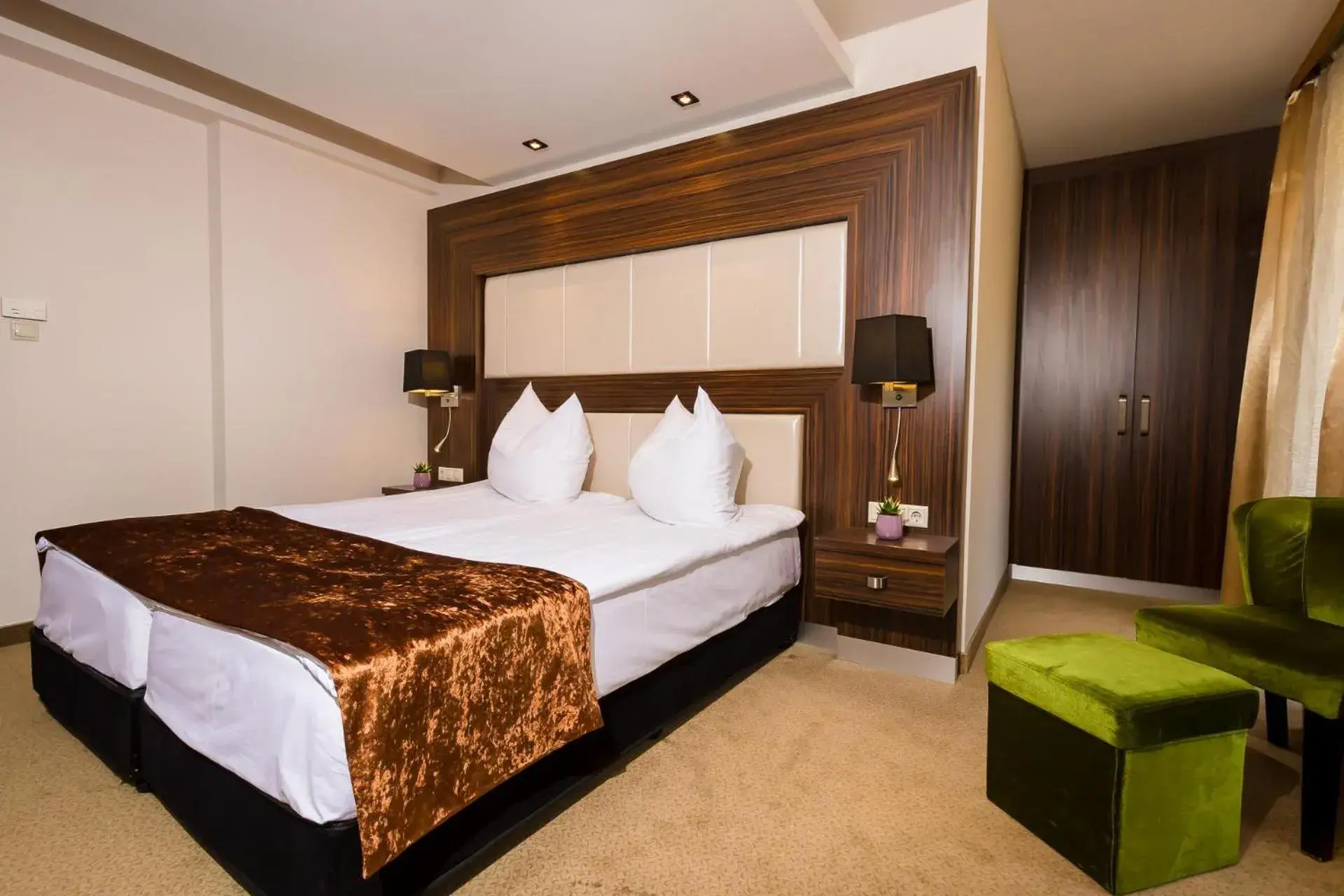 Bed in Duna Garden Hotel Bed in Duna Garden Hotel