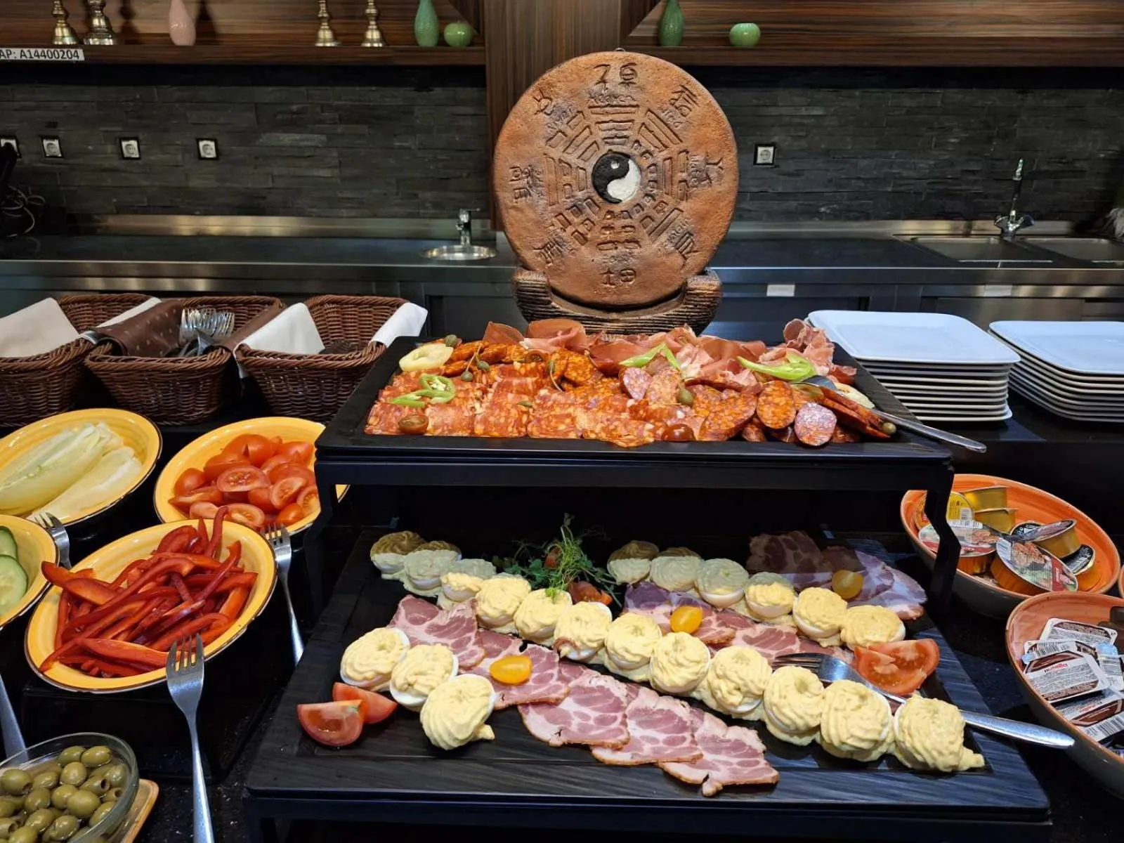 Food and drinks in Duna Garden Hotel