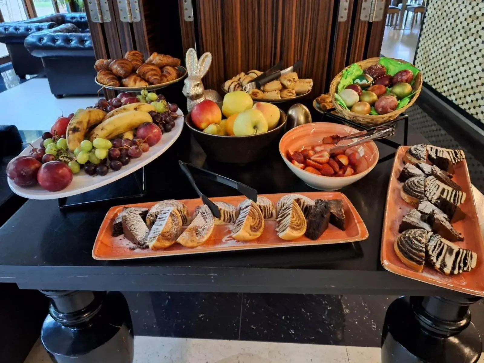 Food and drinks in Duna Garden Hotel Food and drinks in Duna Garden Hotel