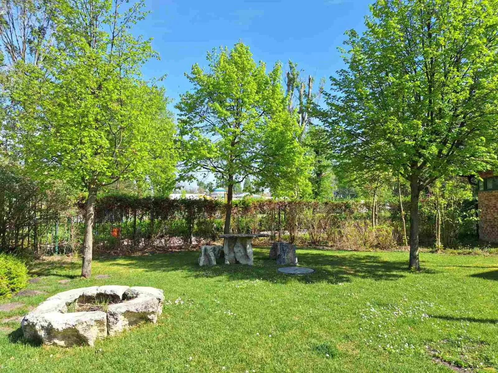 Spring in Duna Garden Hotel