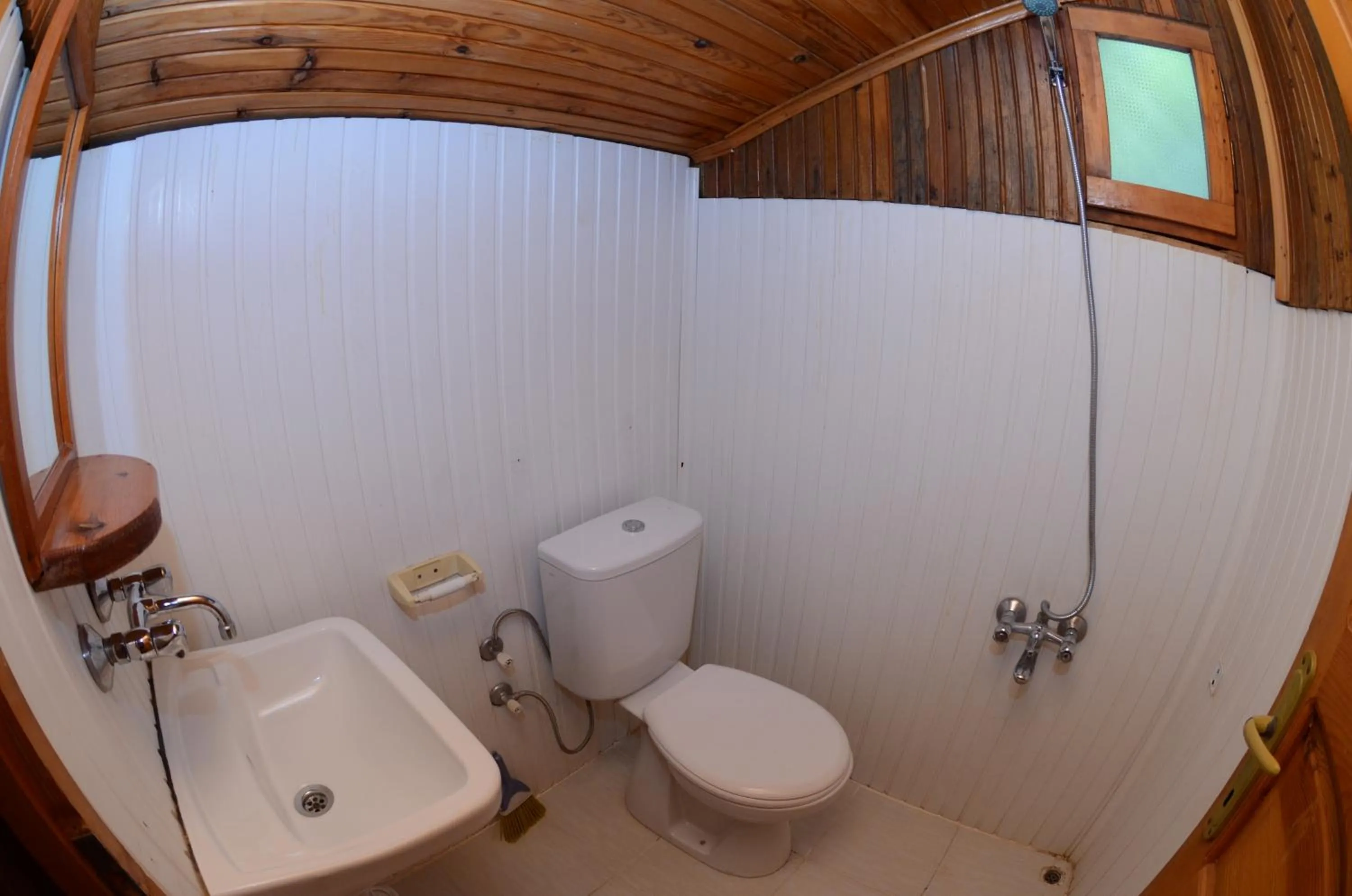 Shower in Olympos Camlık Pension