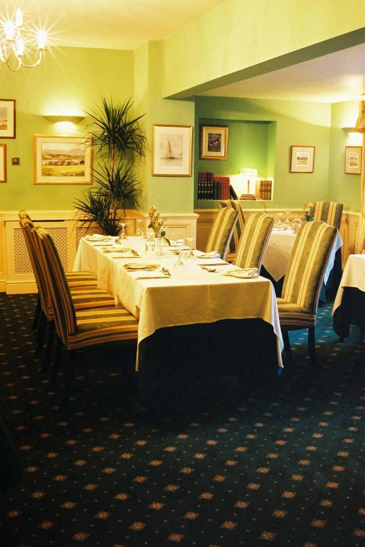 Restaurant/places to eat in Bishopsgate House Hotel