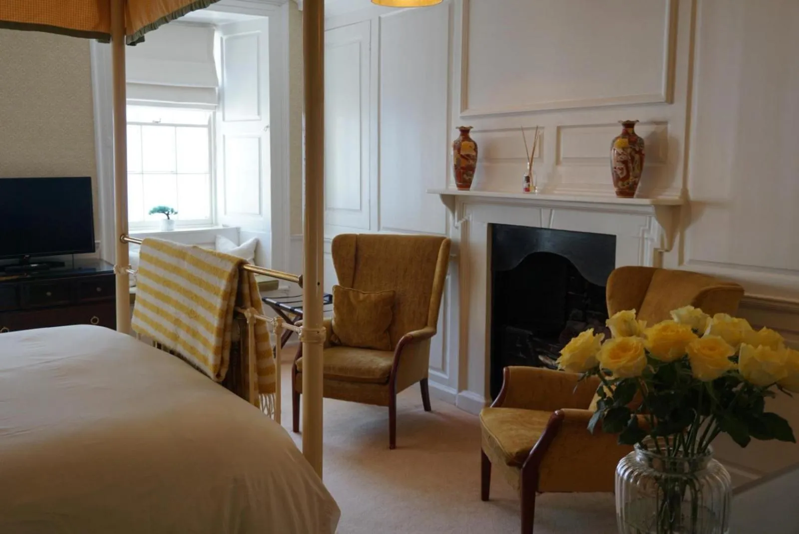 Bed in Bishopsgate House Hotel