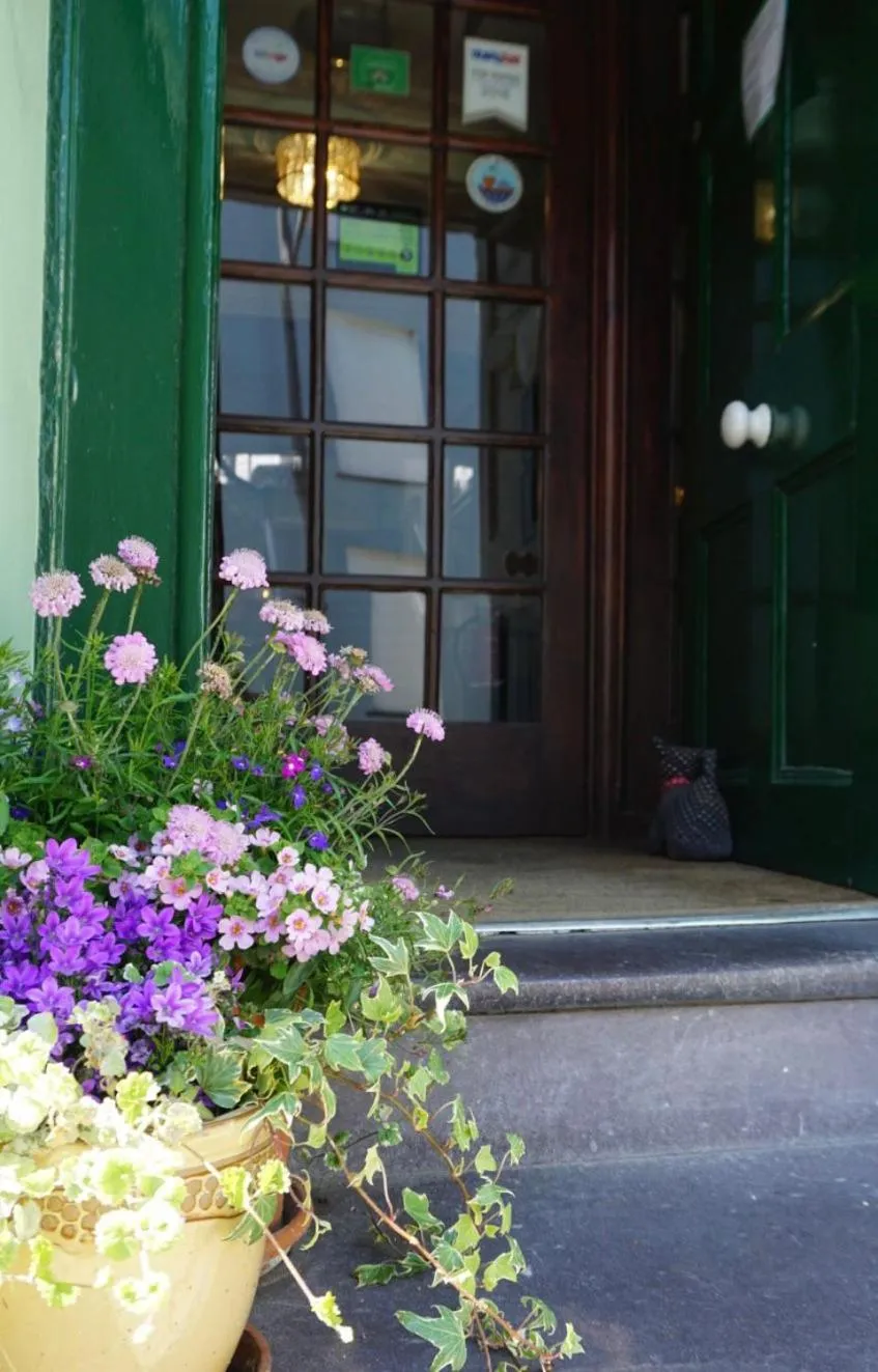 Bishopsgate House Hotel