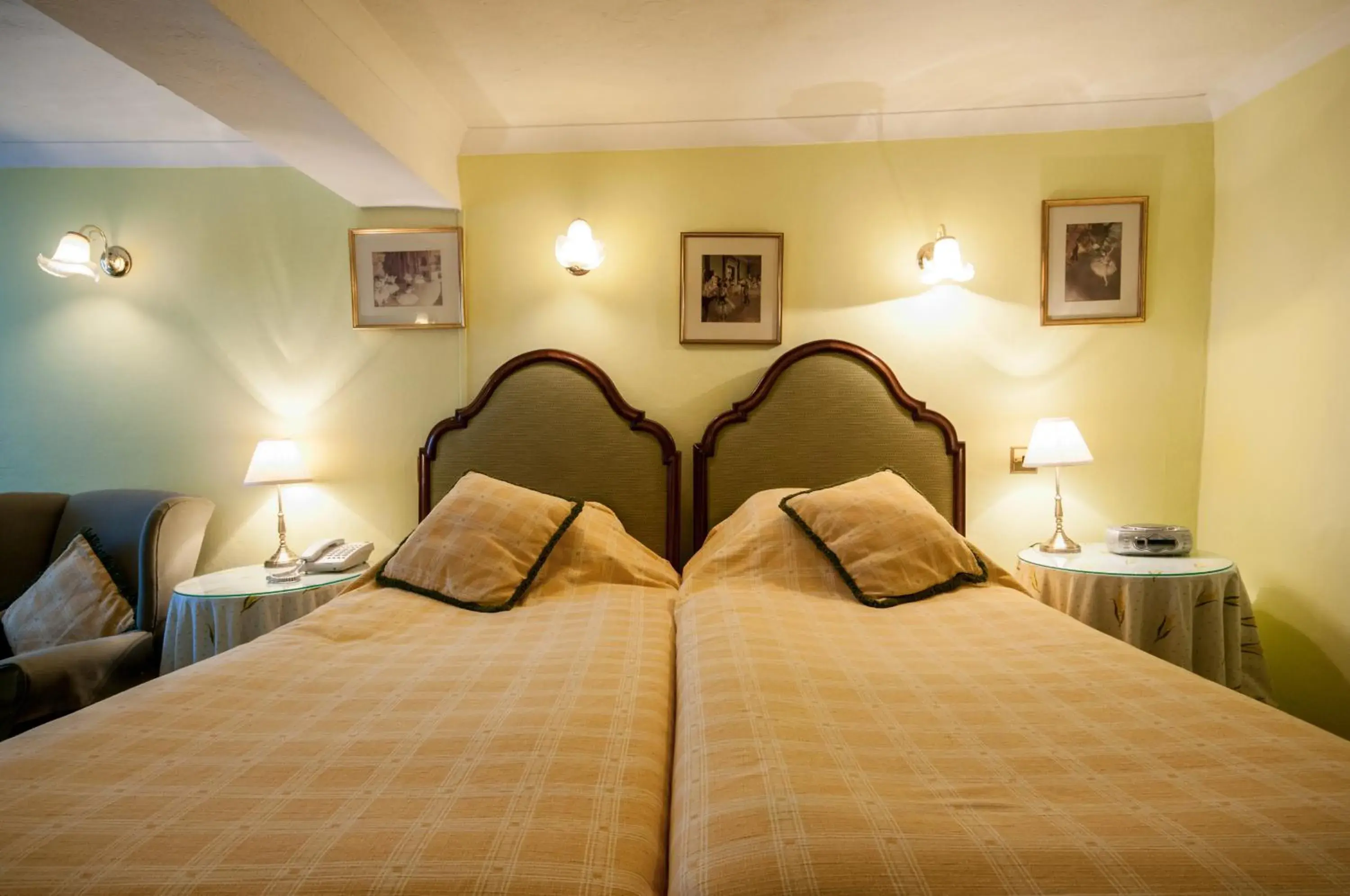 Bed in Bishopsgate House Hotel Bed in Bishopsgate House Hotel