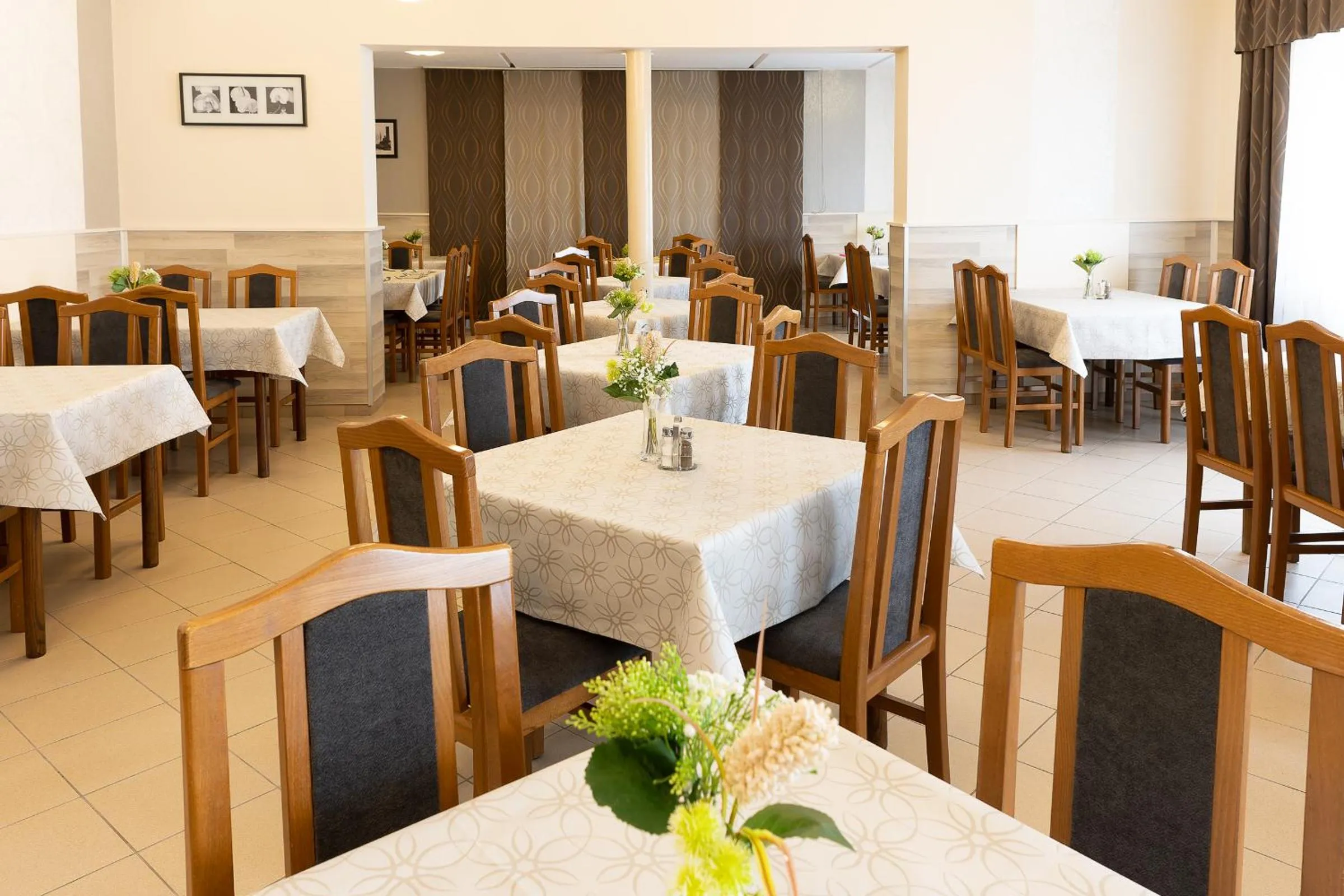 Restaurant/places to eat in Napfény Hotel