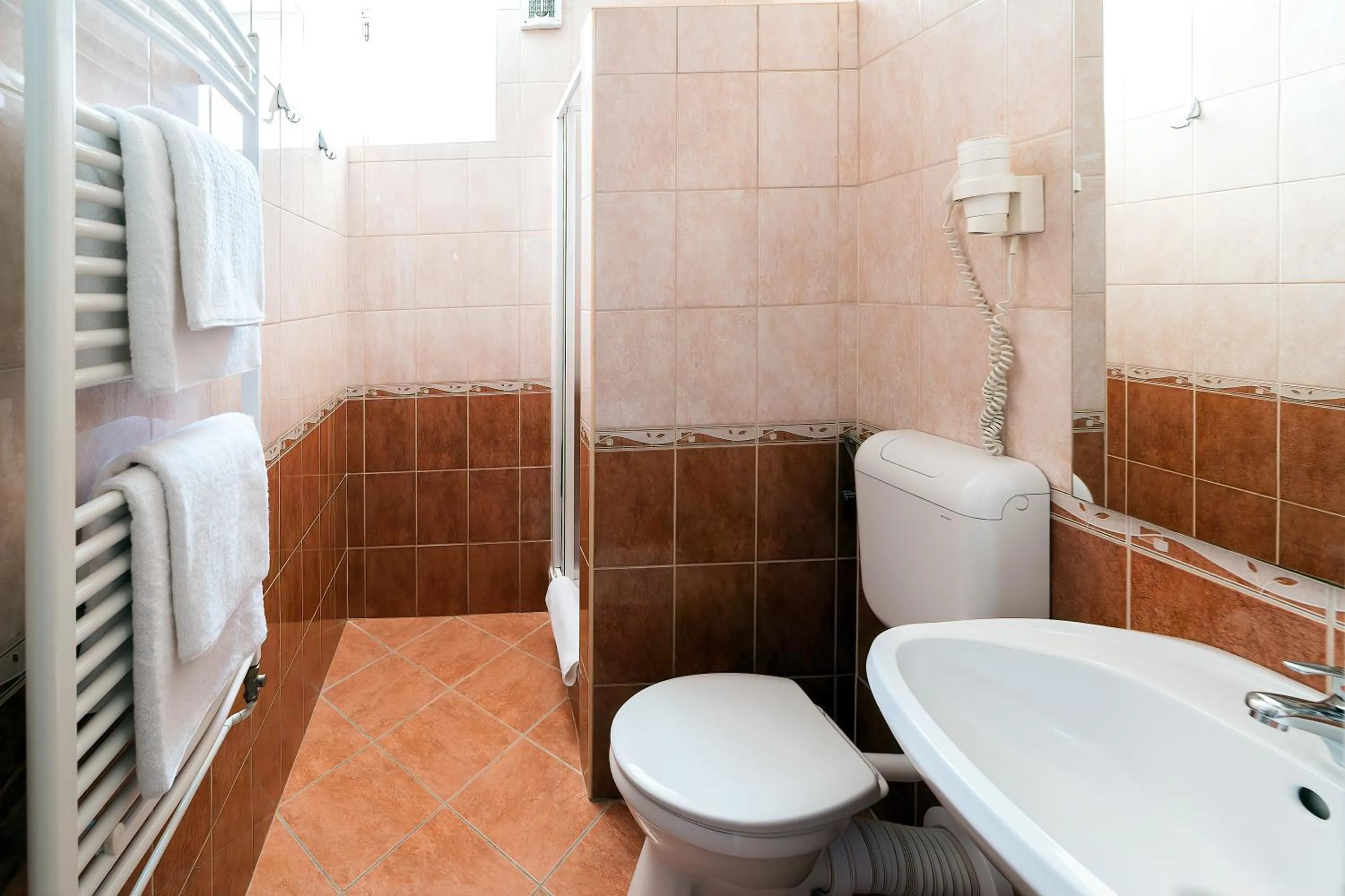 Bathroom in Napfény Hotel