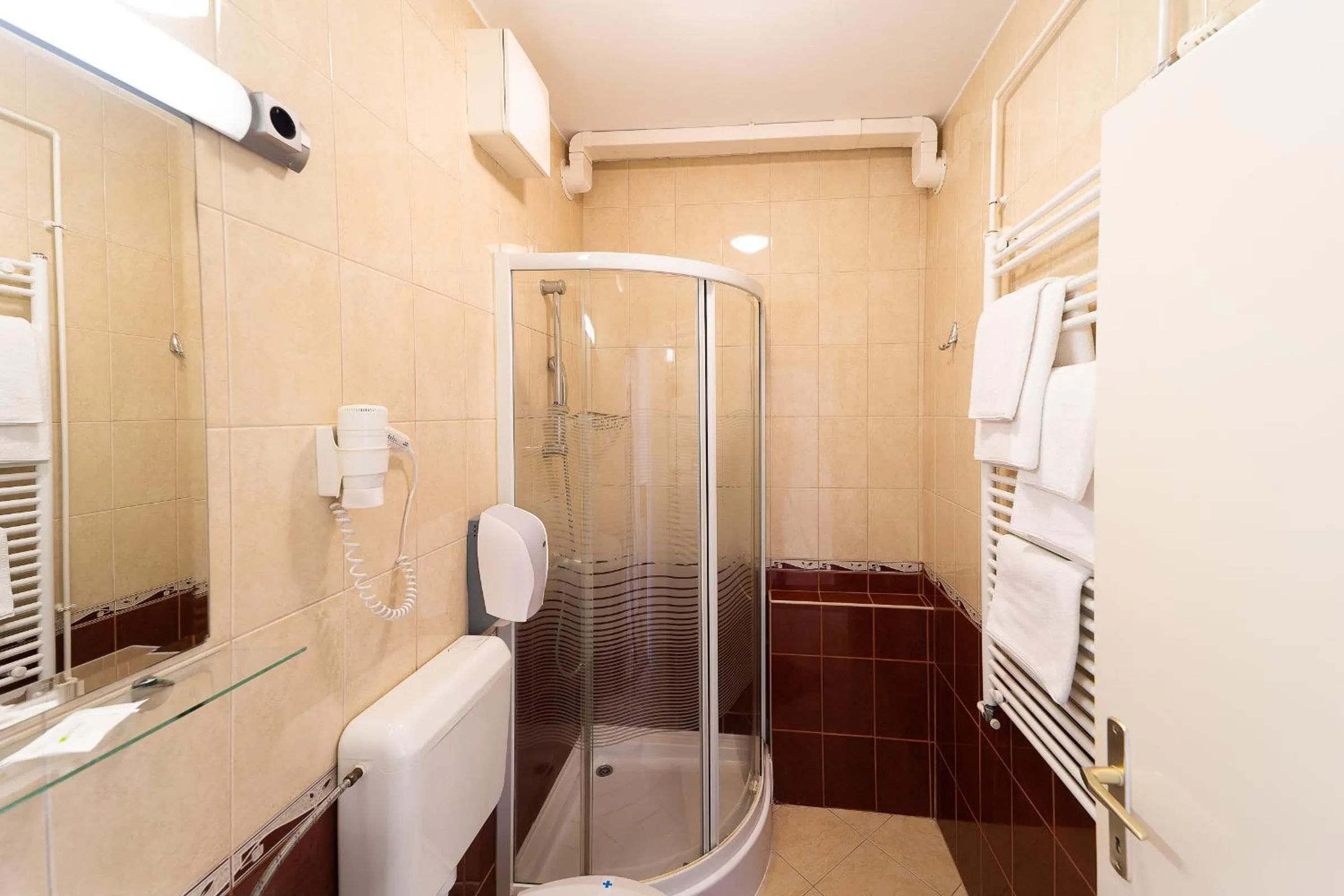 Bathroom in Napfény Hotel