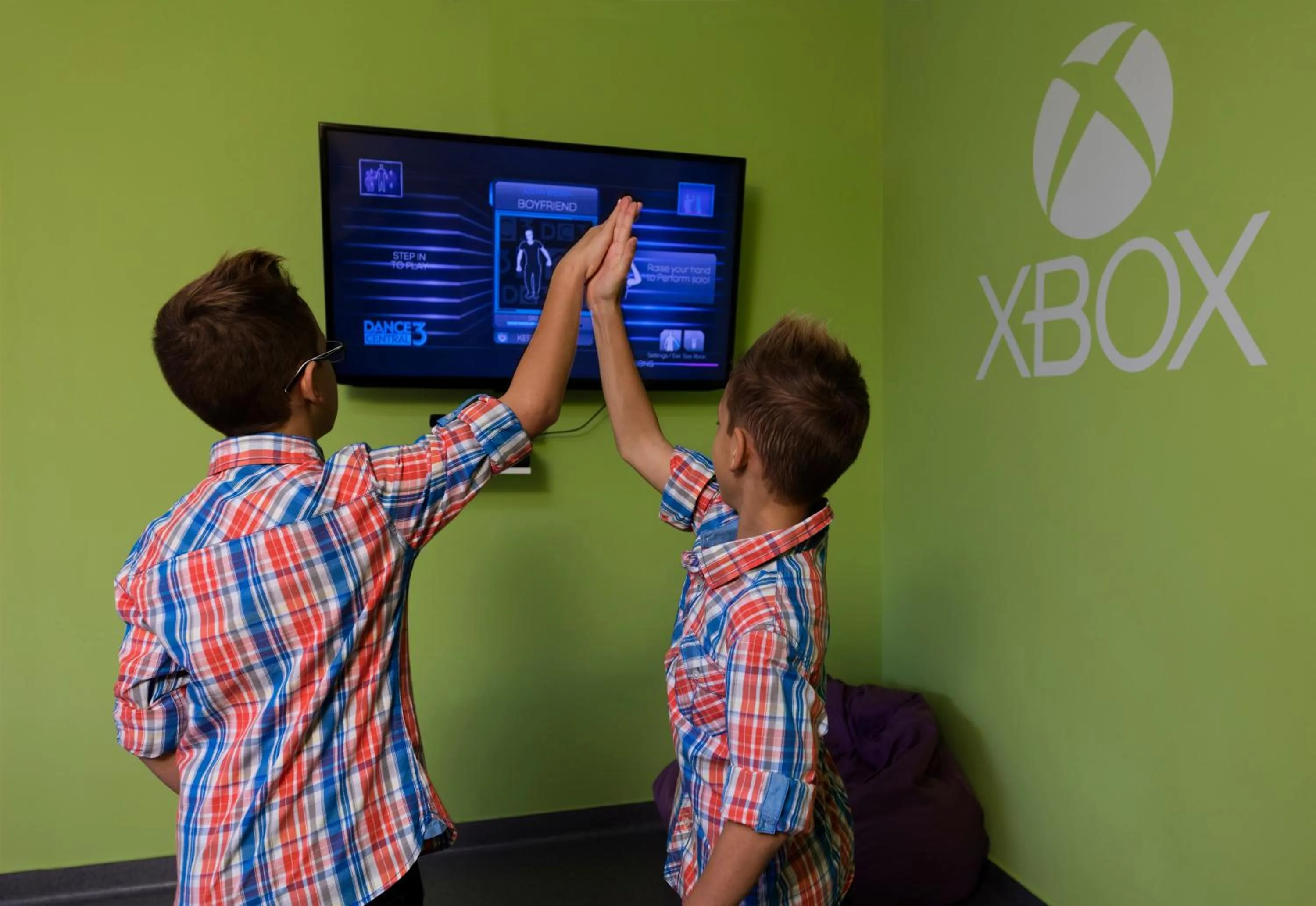 Communal lounge/ TV room in Napfény Hotel