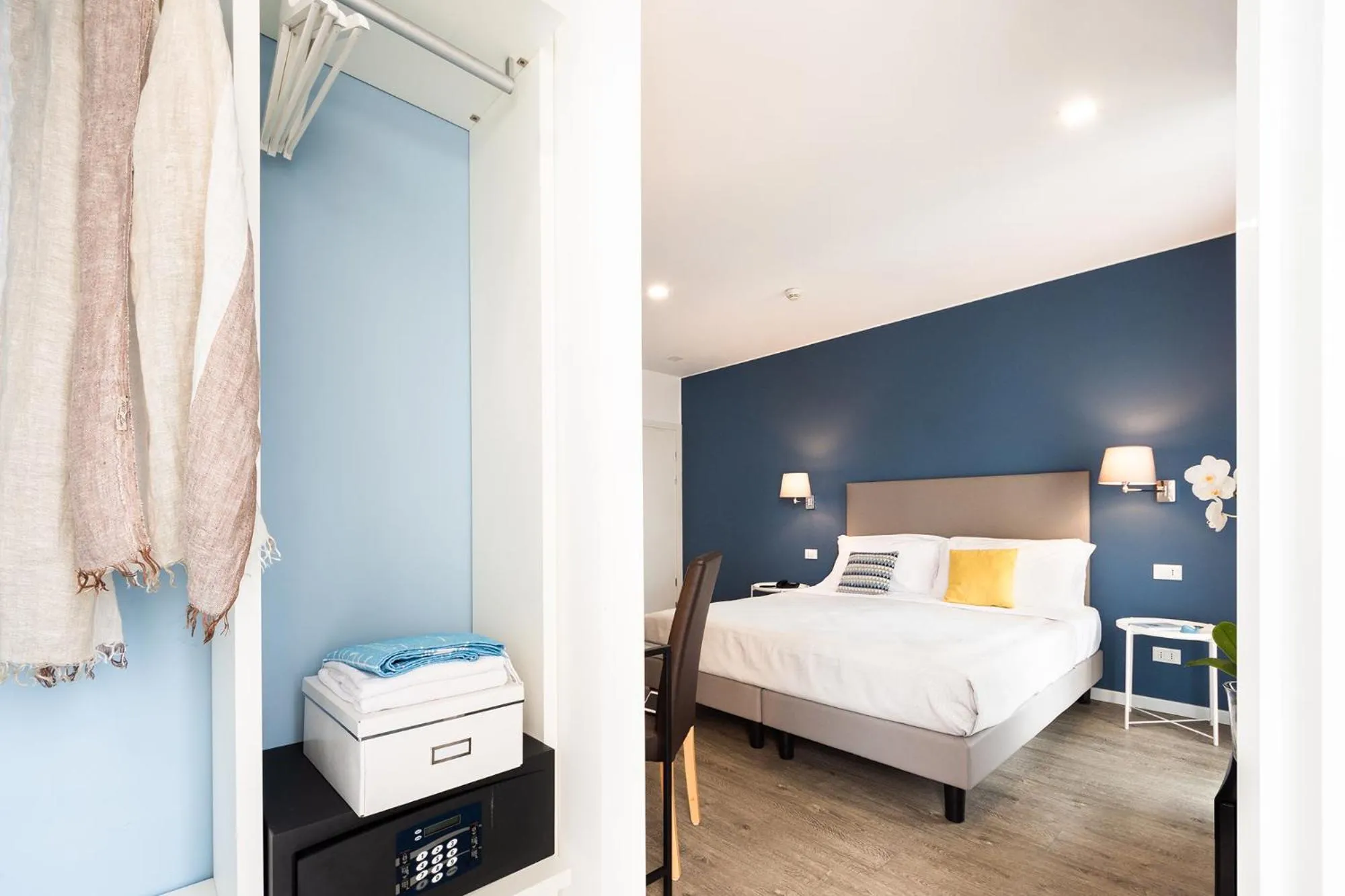 Photo of the whole room, Bed in Hotel Aurora