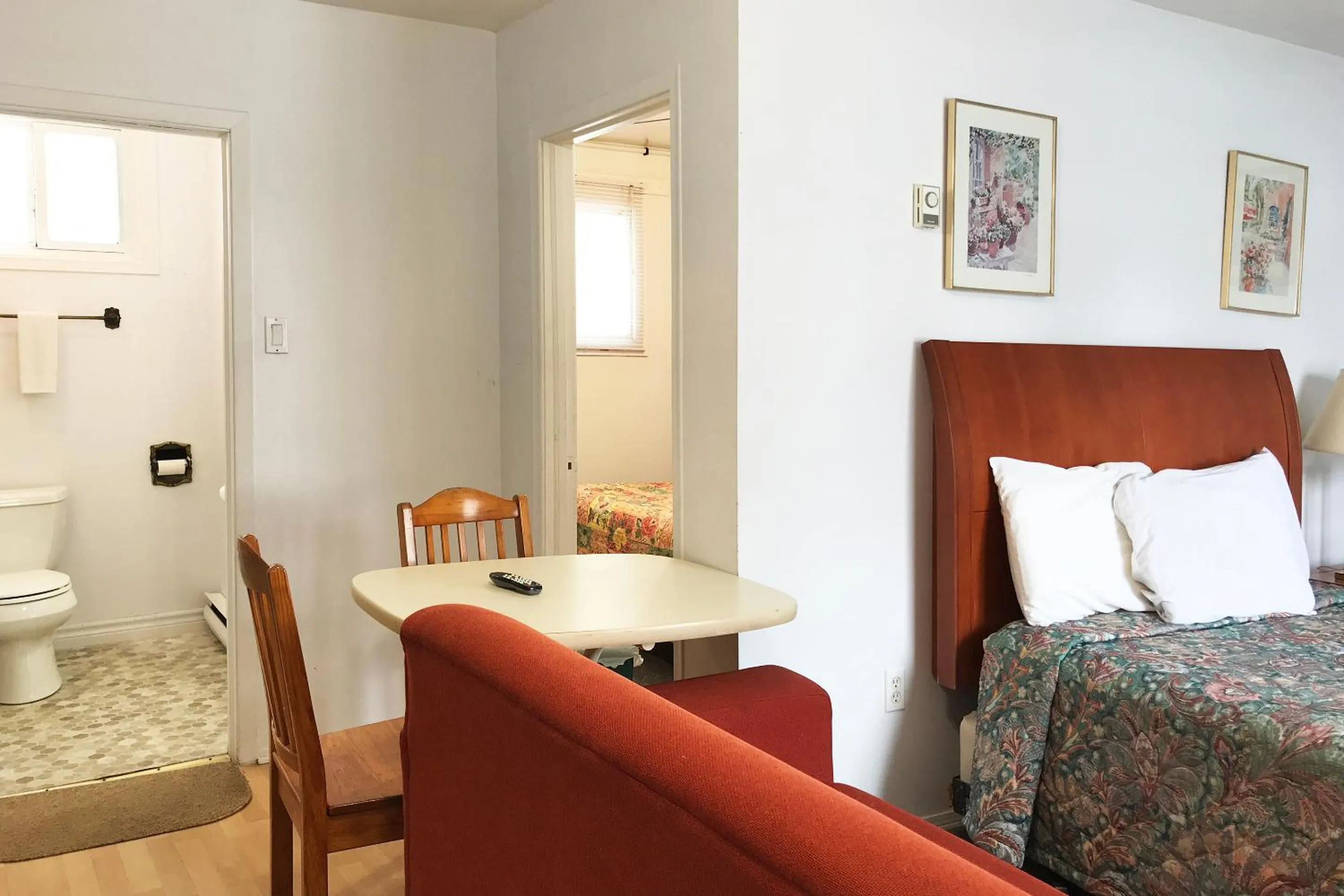 Bedroom, Bed in Bayside Motel Trenton