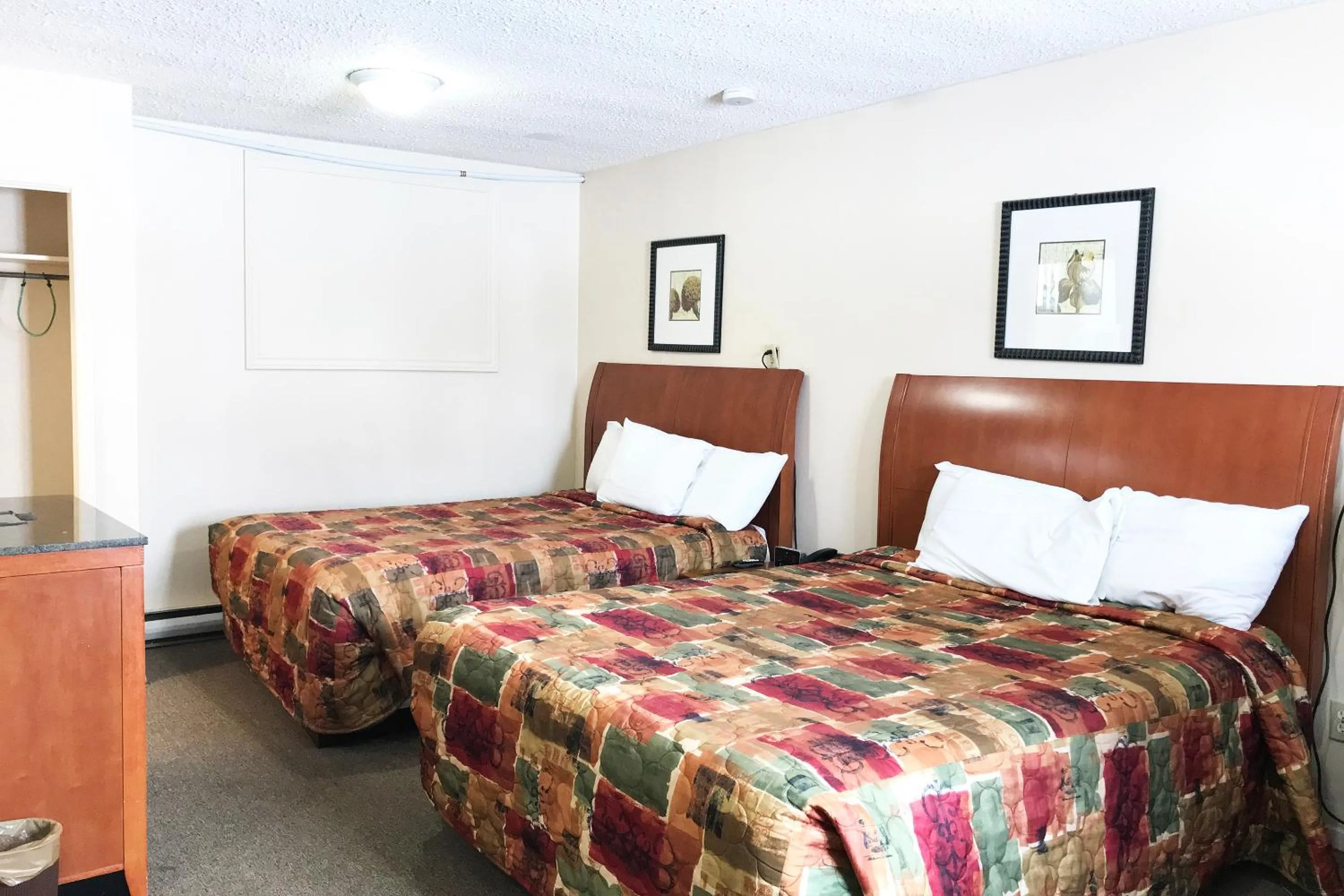Bedroom, Bed in Bayside Motel Trenton