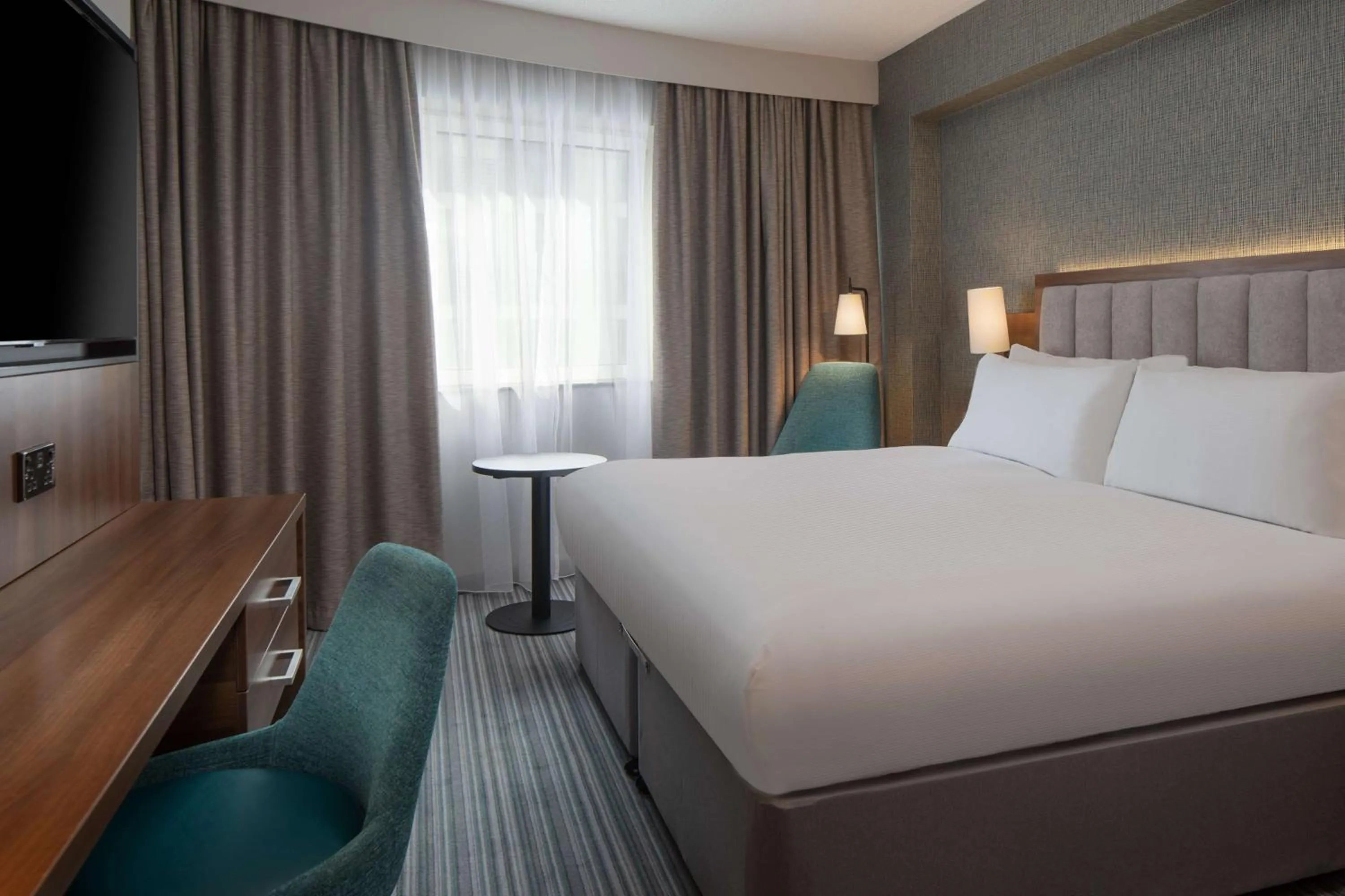 Bedroom, Bed in DoubleTree by Hilton London Chelsea