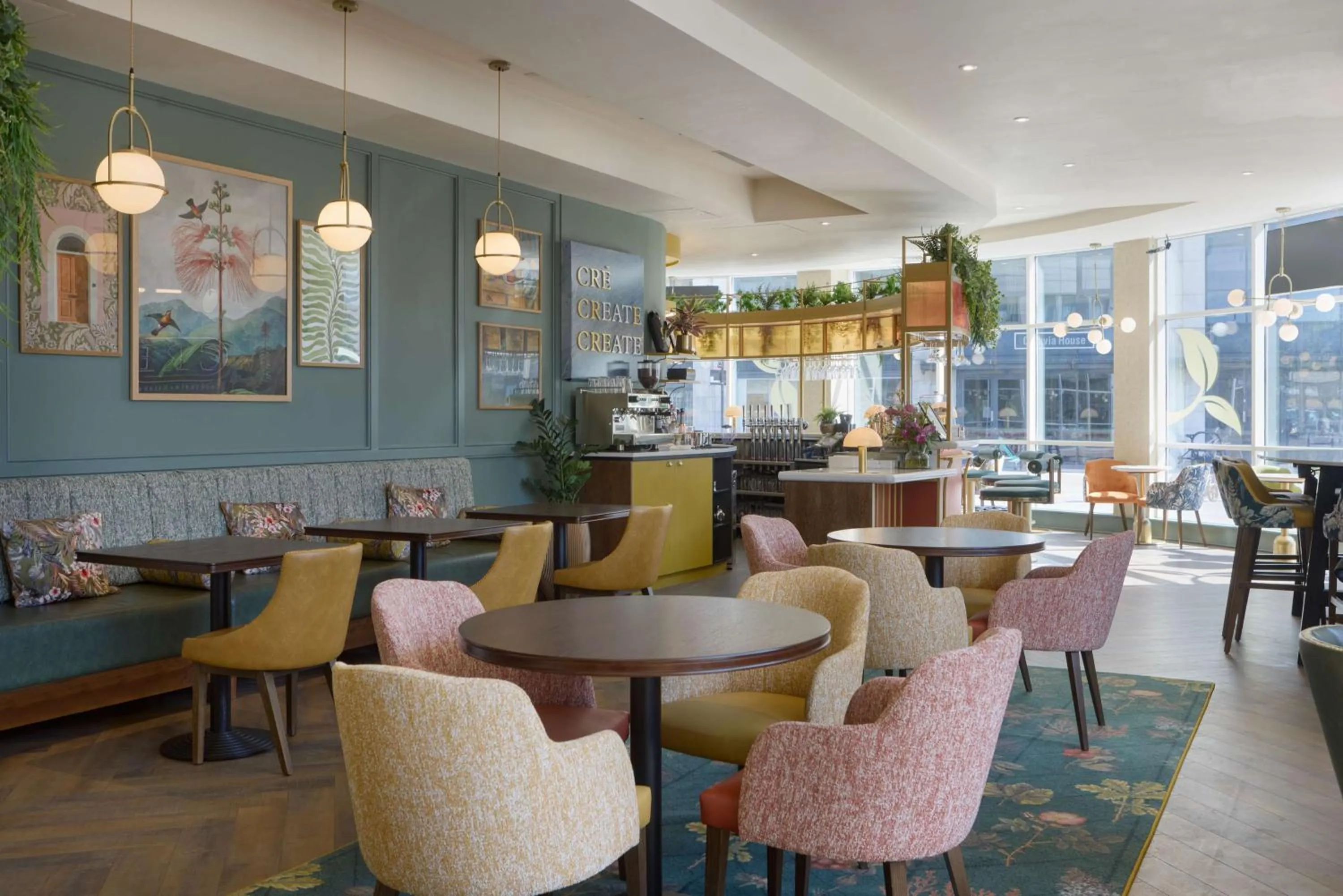 Lounge or bar in DoubleTree by Hilton London Chelsea