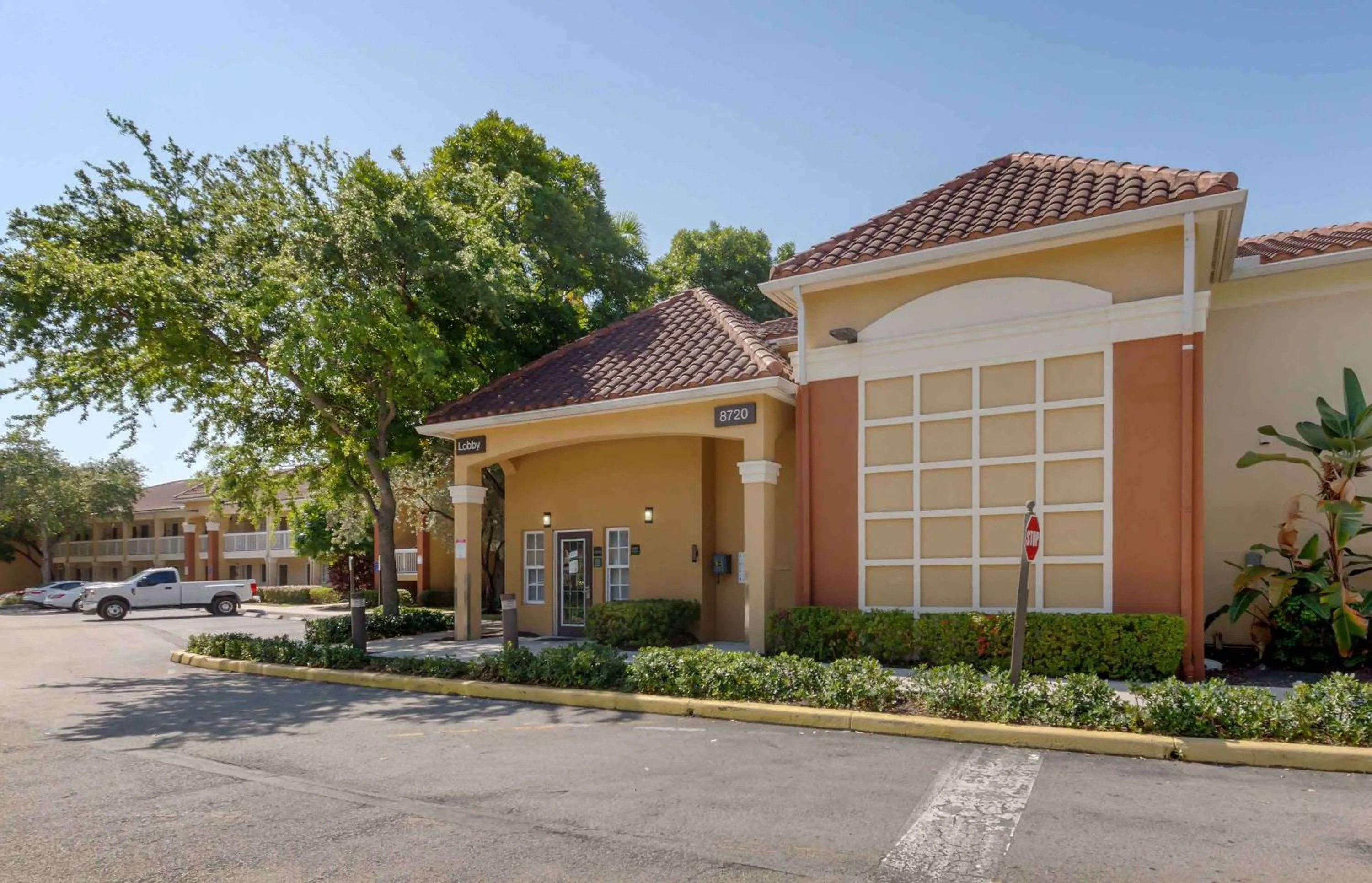 Property building in Extended Stay America Suites - Miami - Airport - Doral