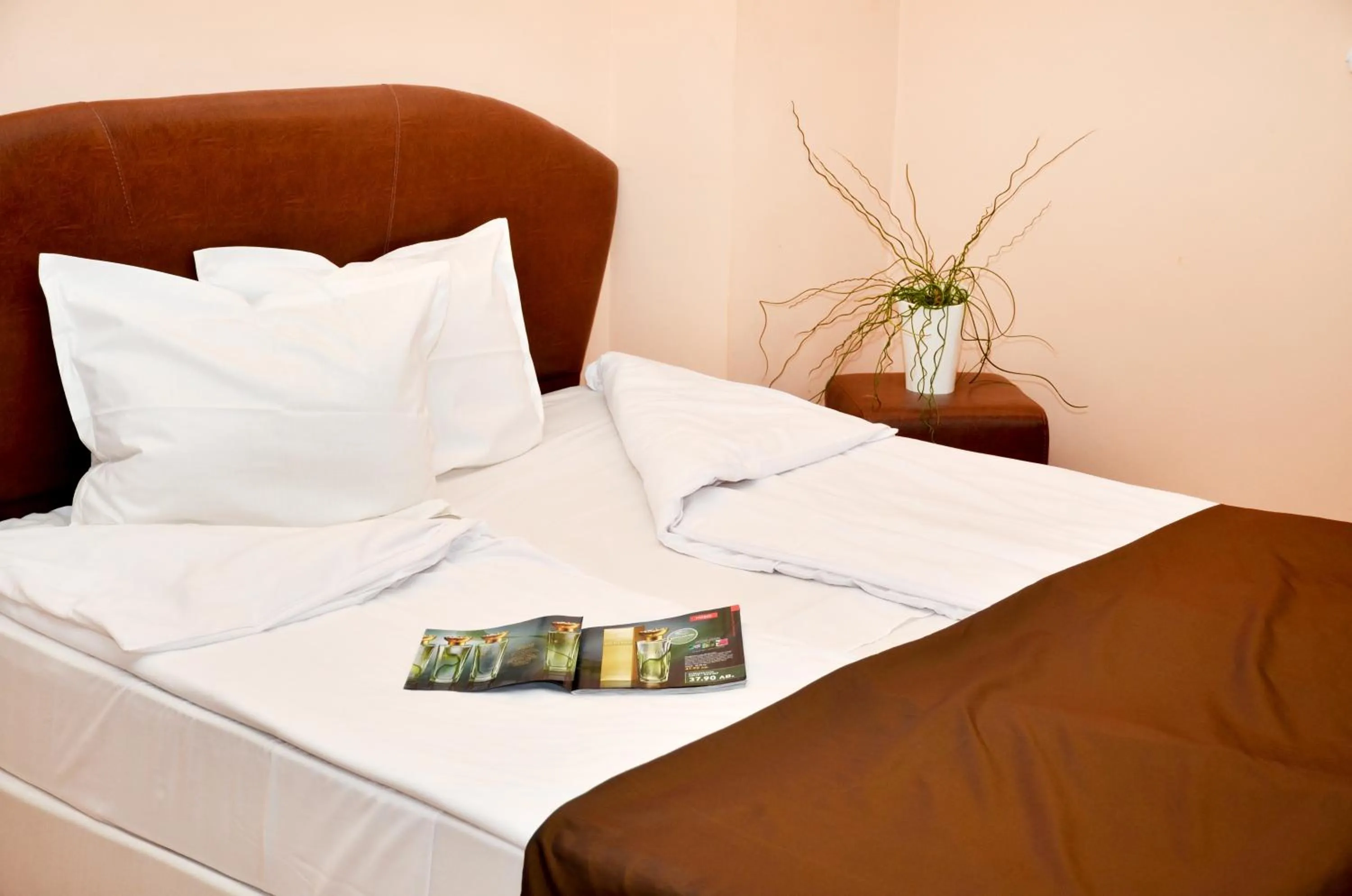 Bedroom, Bed in Hotel Sorbona