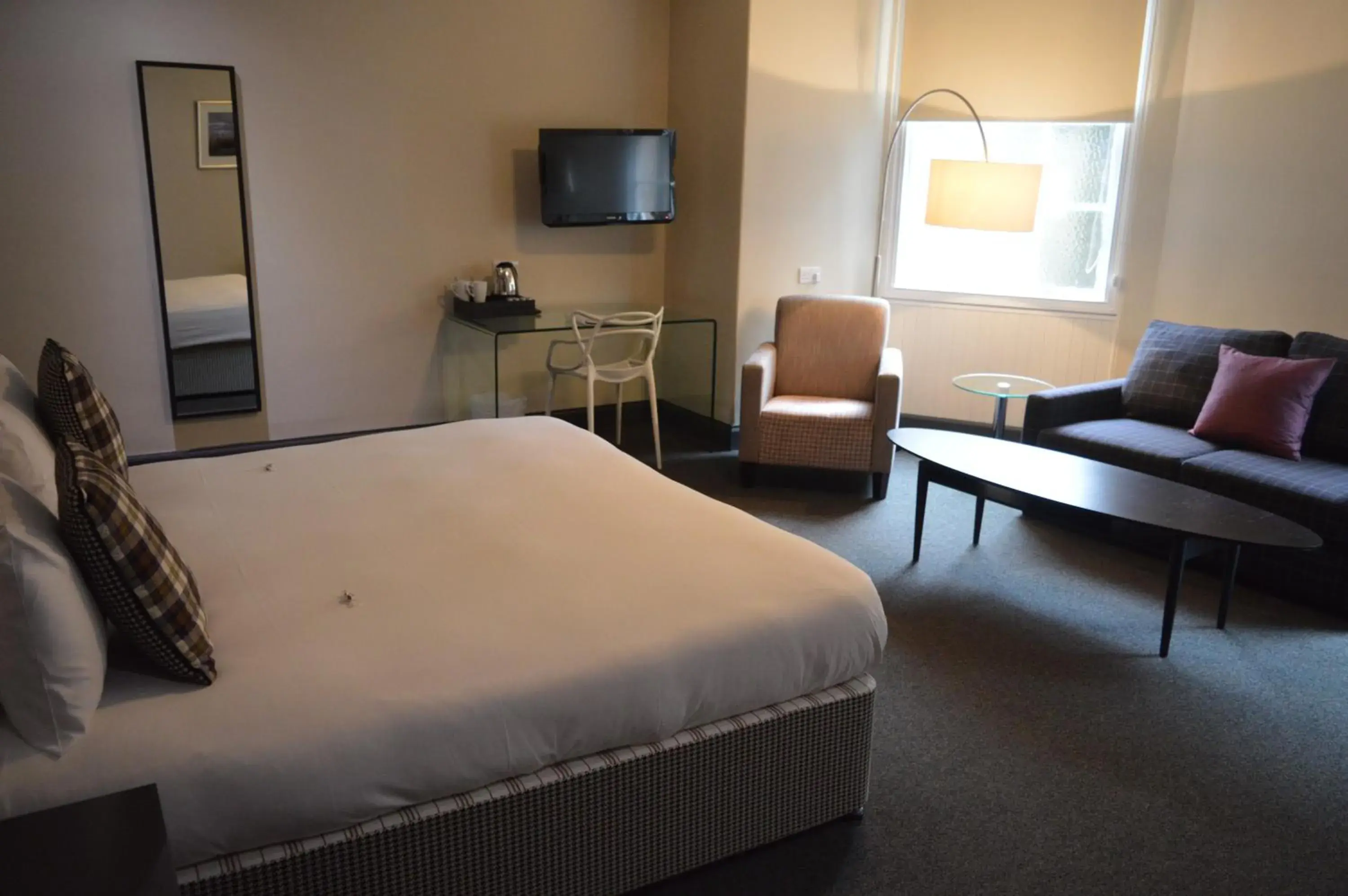 Photo of the whole room, Bed in B+B Edinburgh Photo of the whole room, Bed in B+B Edinburgh