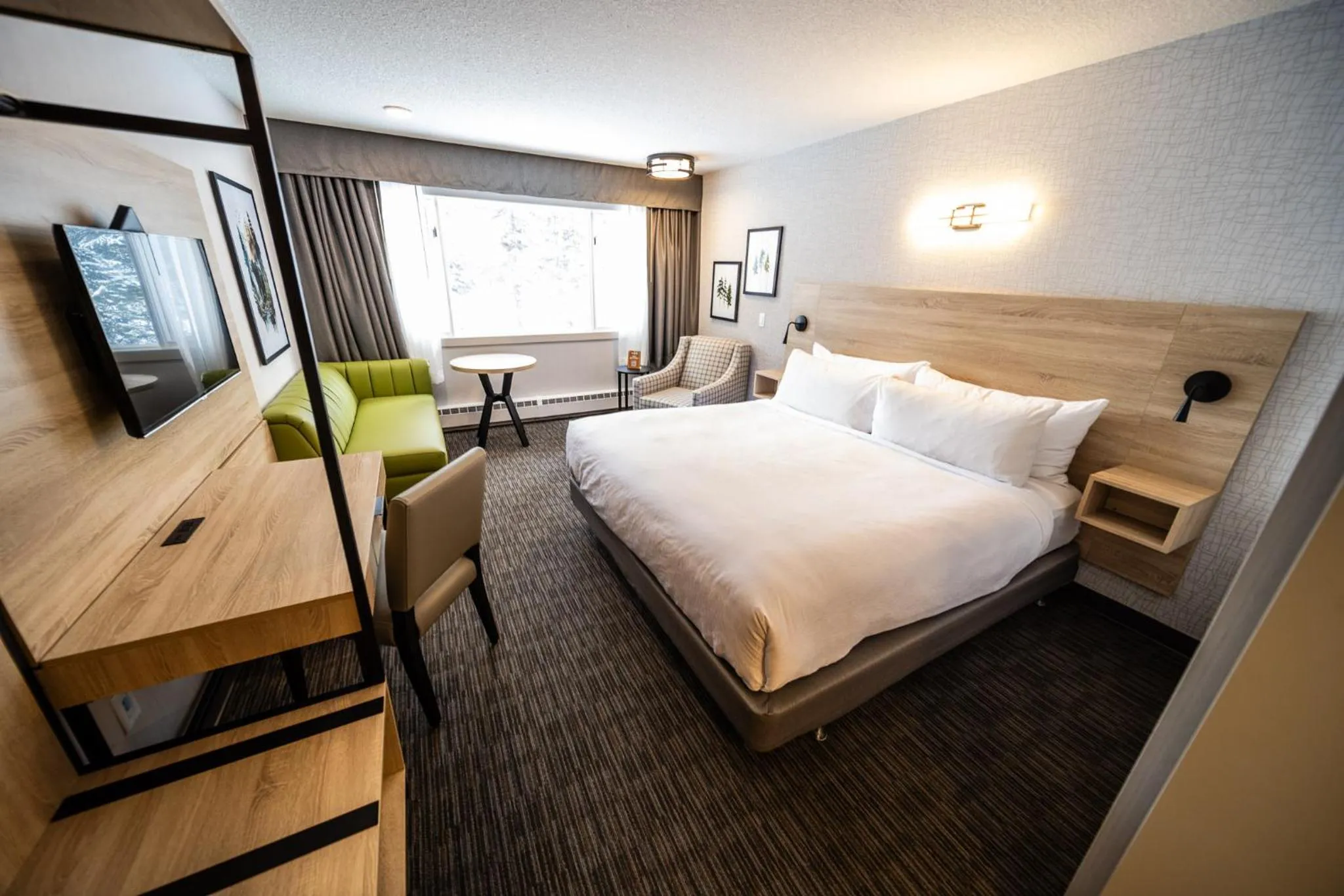 Bedroom, Bed in Mountaineer Lodge