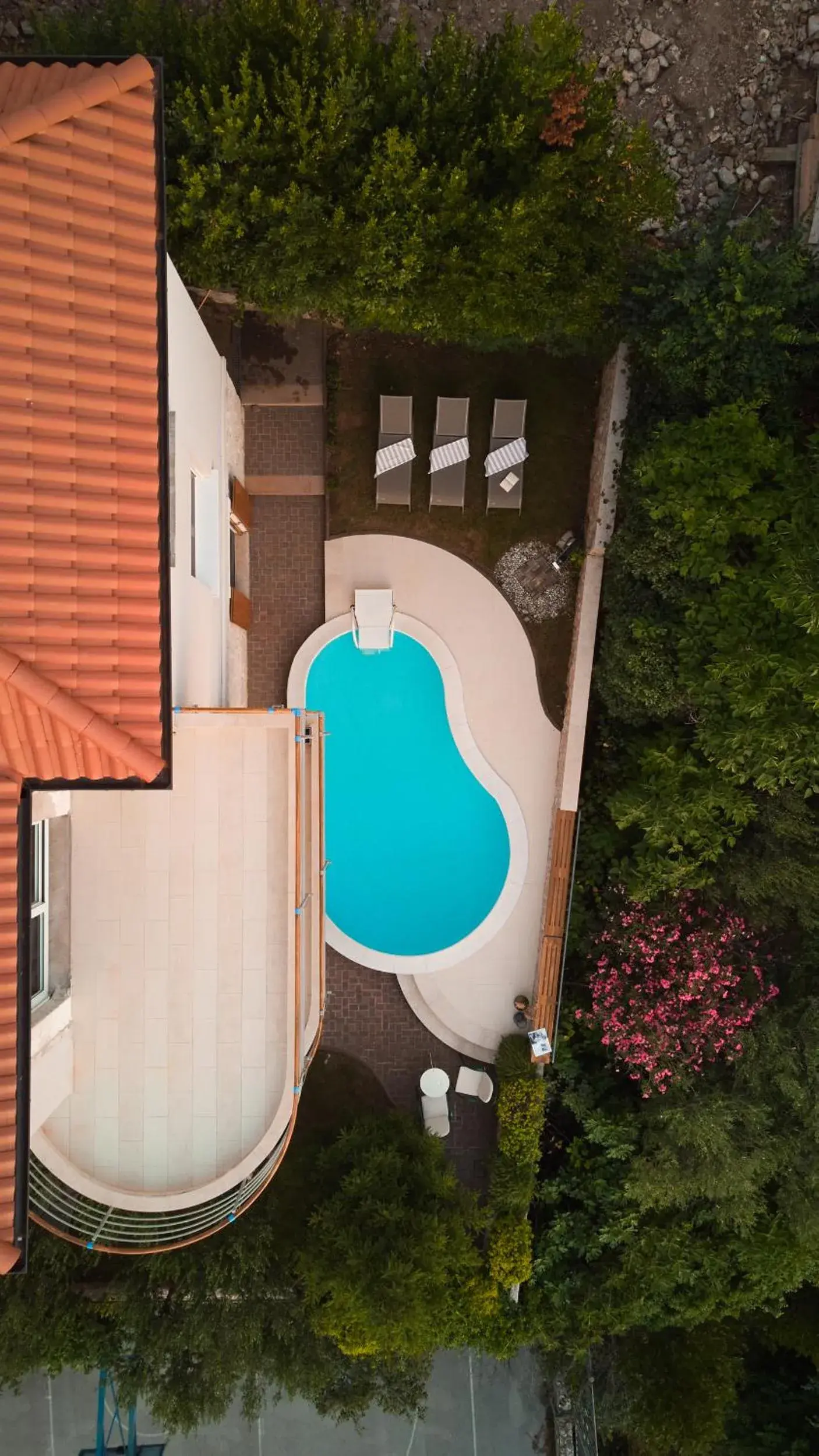 Luxurious city retreat with pool Luxurious city retreat with pool