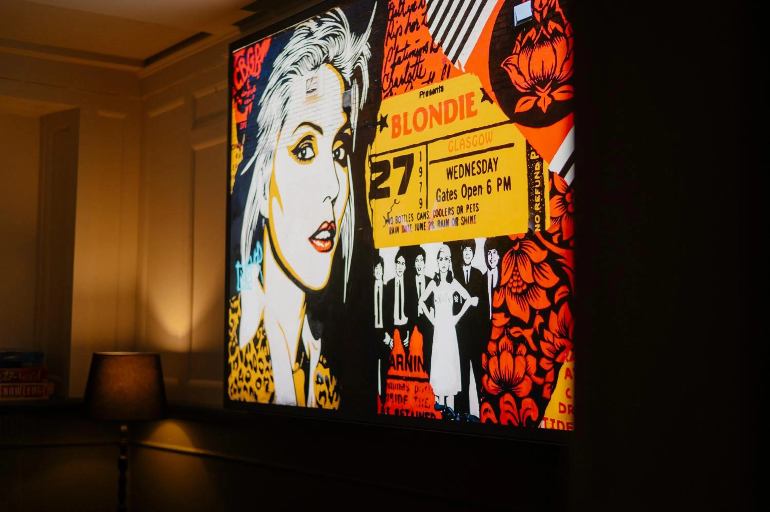 TV and multimedia in Glasgow Youth Hostel