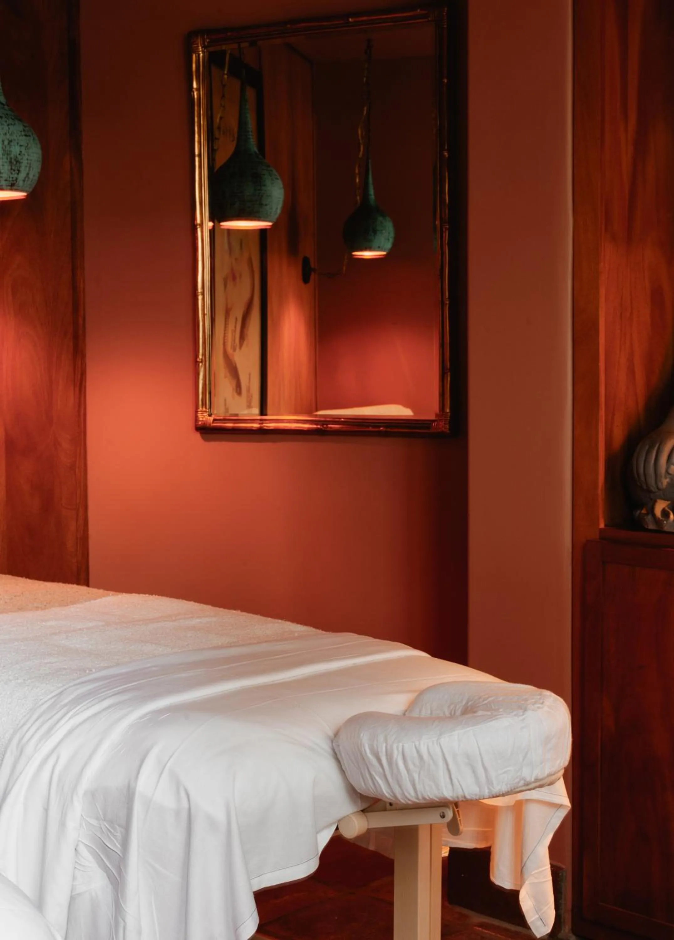 Massage, Bed in Villa Royale