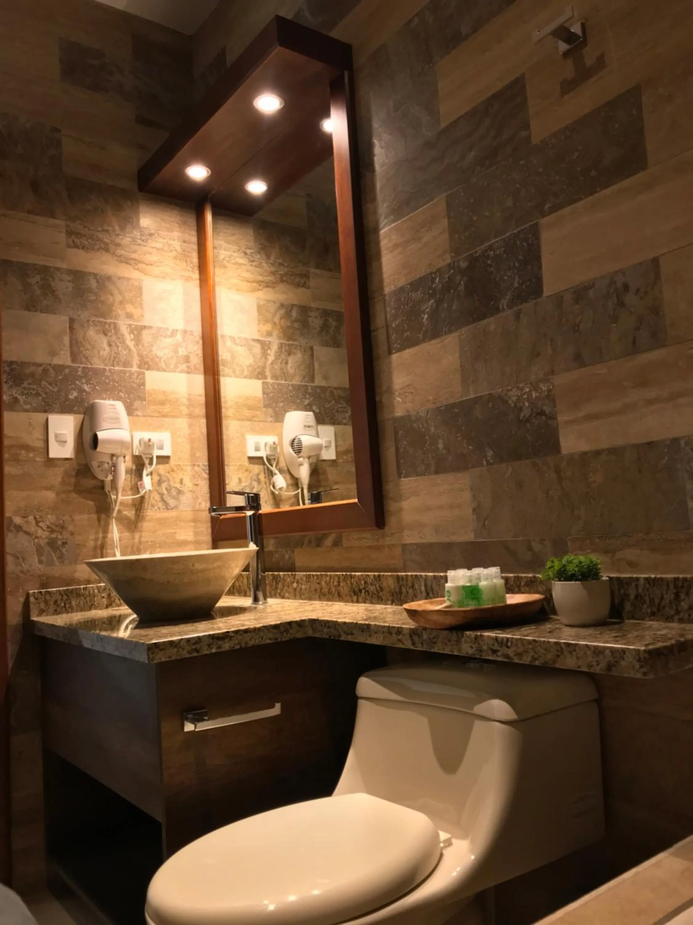 Bathroom in Ilalo Garden Hotel & Restaurant