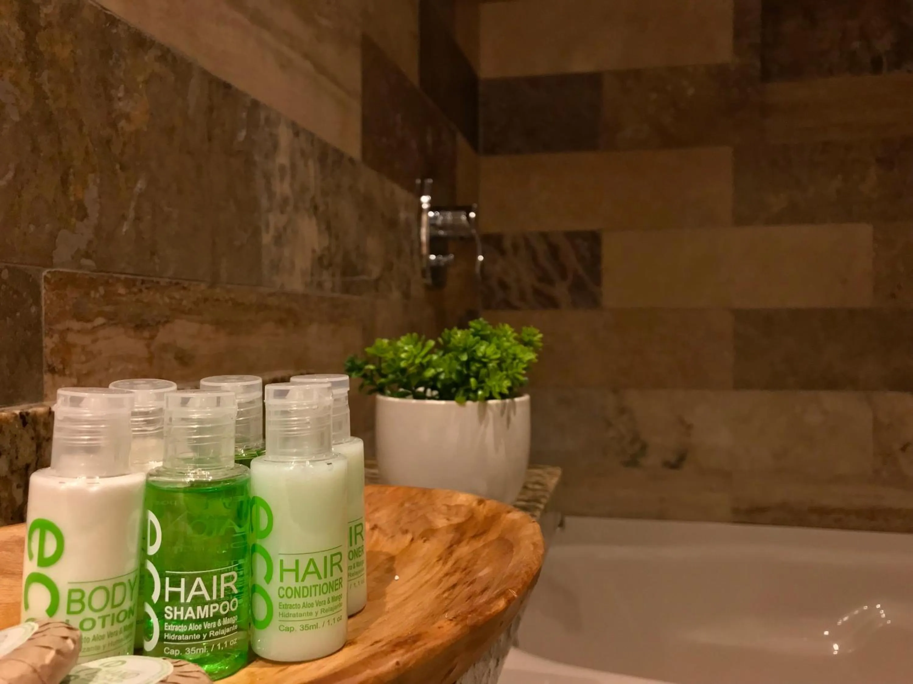 Bathroom in Ilalo Garden Hotel & Restaurant