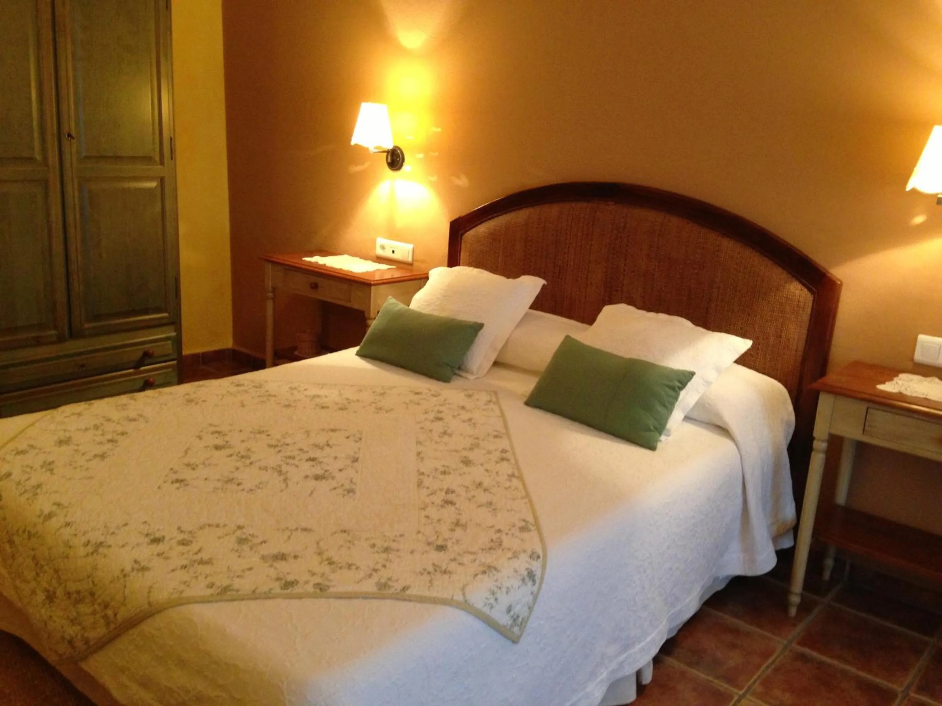 Bed in Sierra Quilama -TOP 3 en Alojamientos-Junto a La ALBERCA