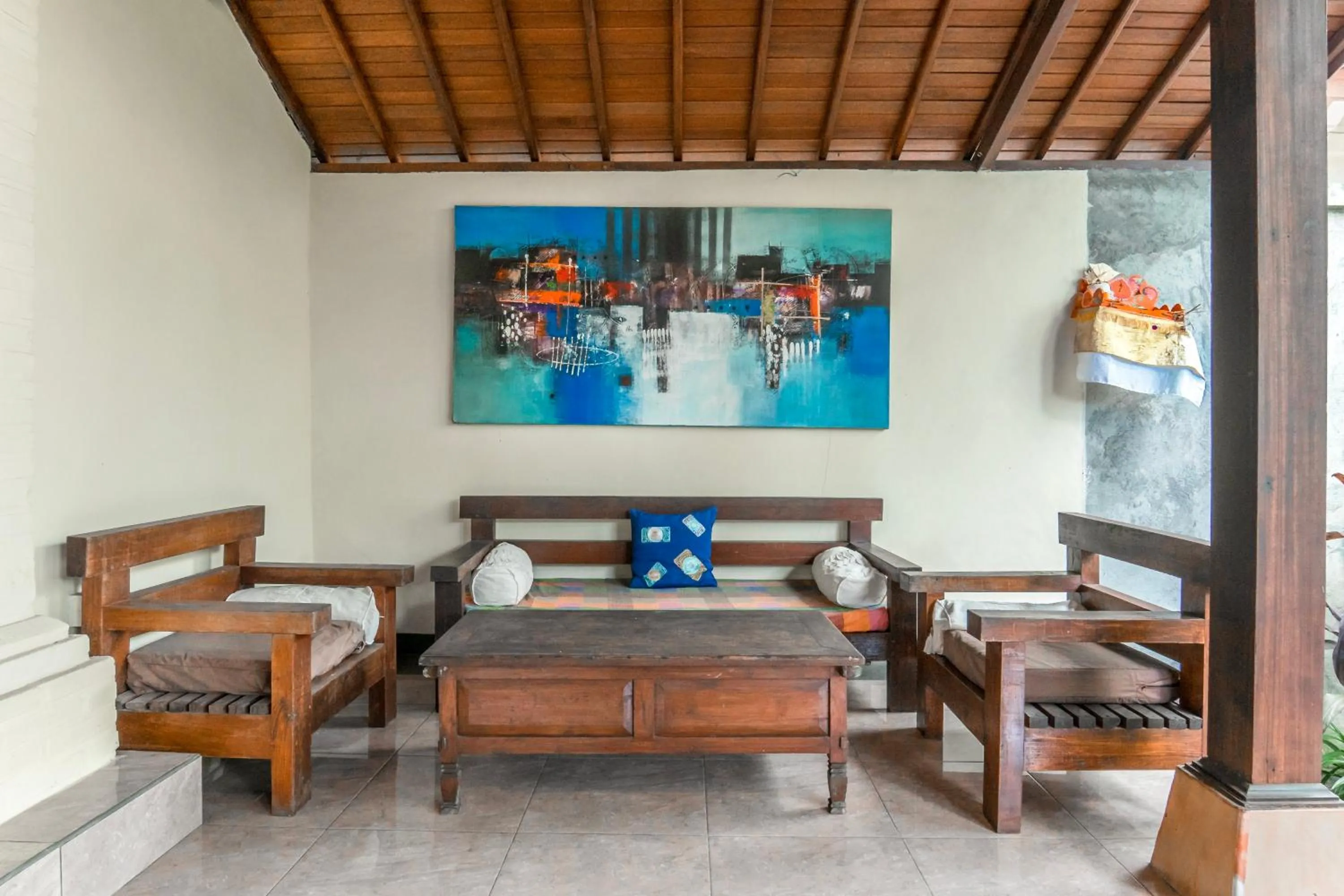 Seating area in Sari Bamboo Bungalows