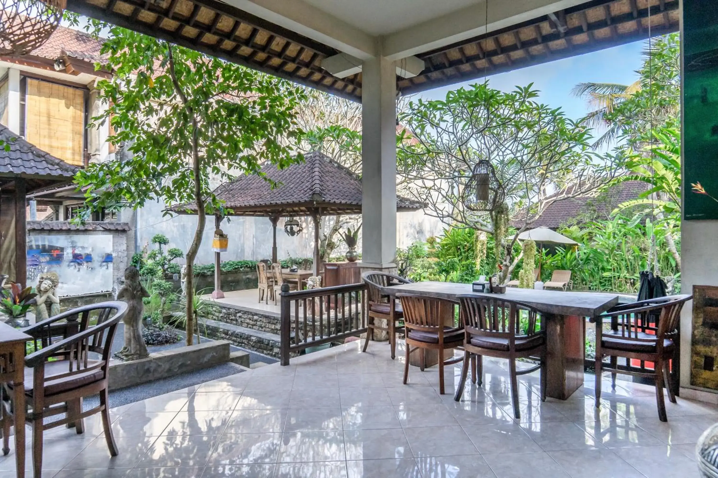 Restaurant/places to eat in Sari Bamboo Bungalows Restaurant/places to eat in Sari Bamboo Bungalows