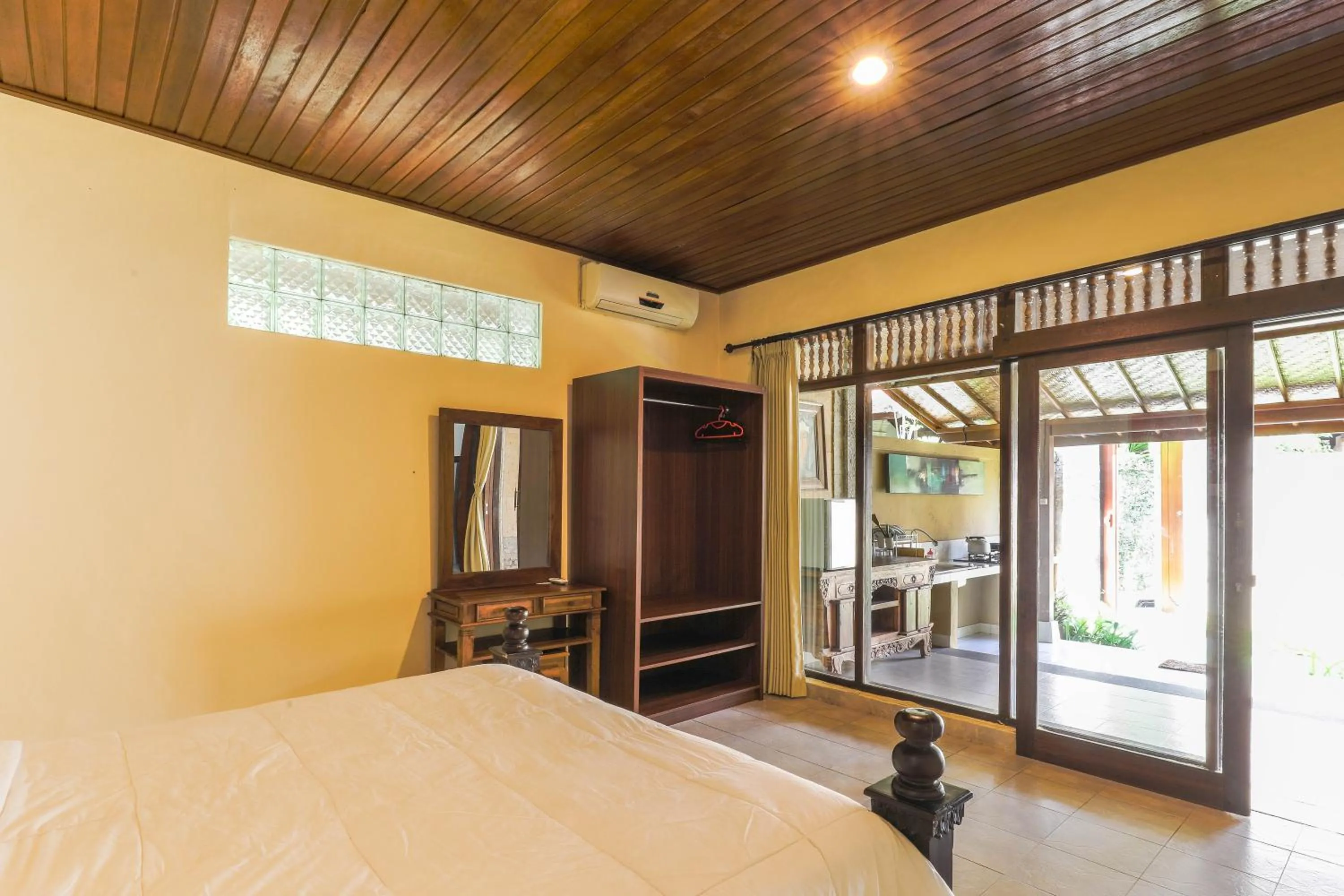 Bedroom, Bed in Sari Bamboo Bungalows