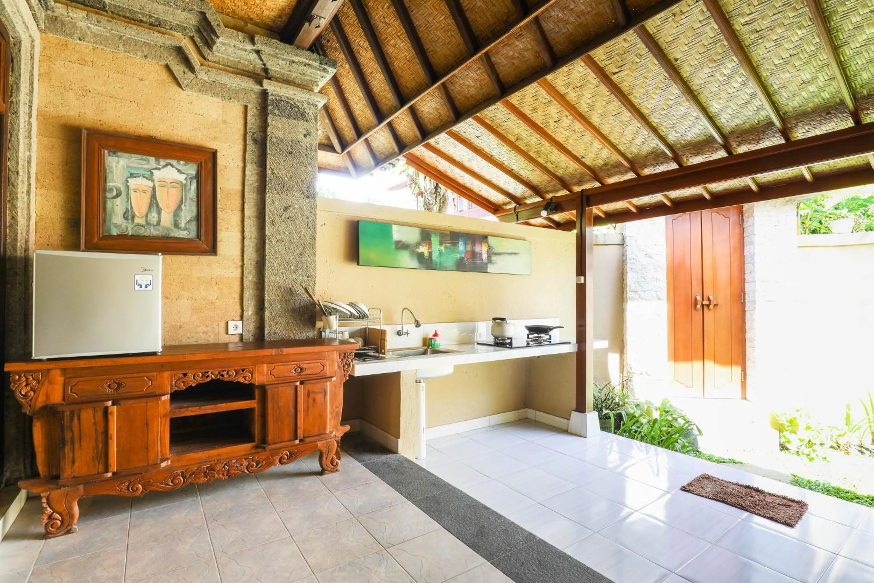 kitchen in Sari Bamboo Bungalows