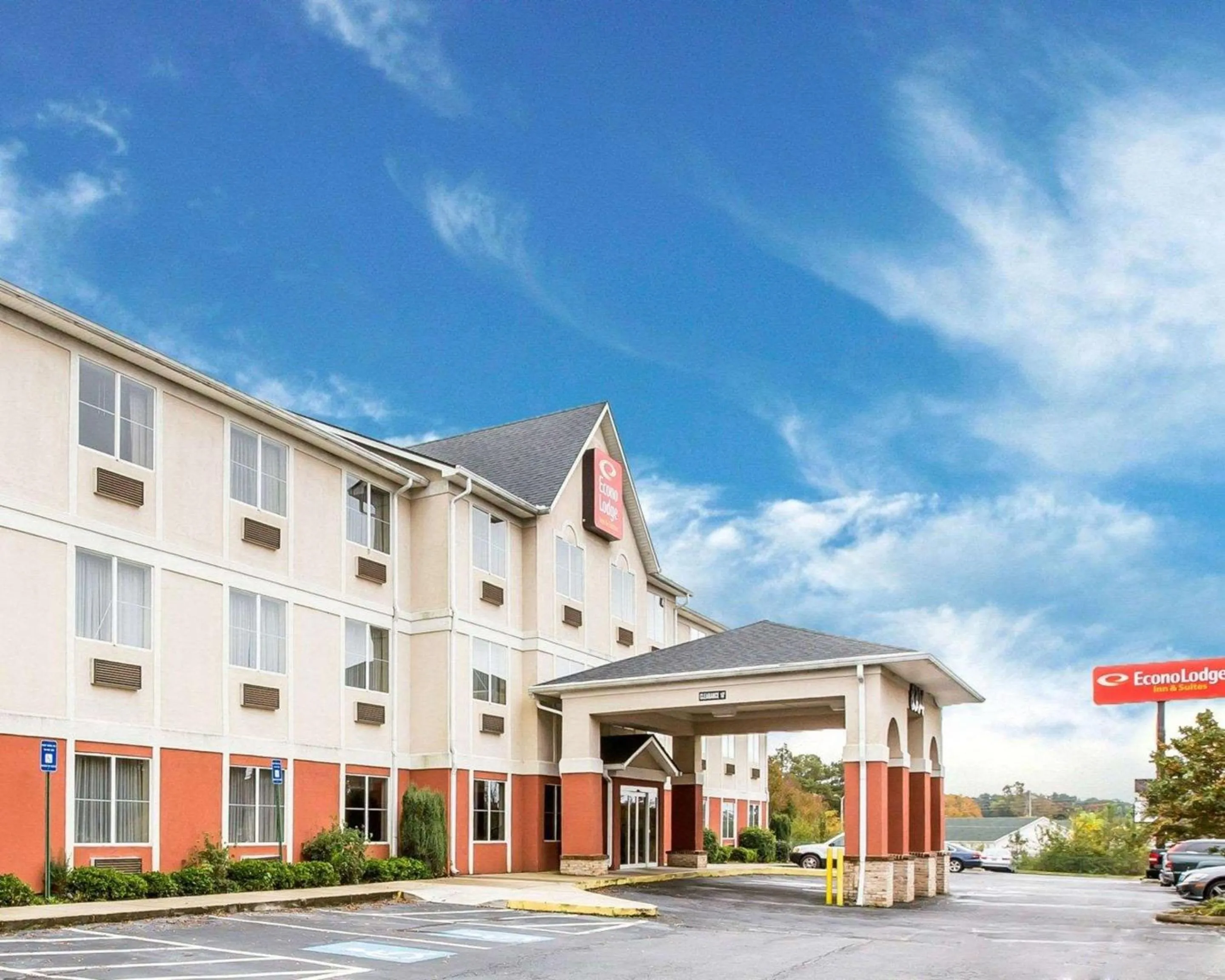 Property building in Econo Lodge Inn & Suites Douglasville