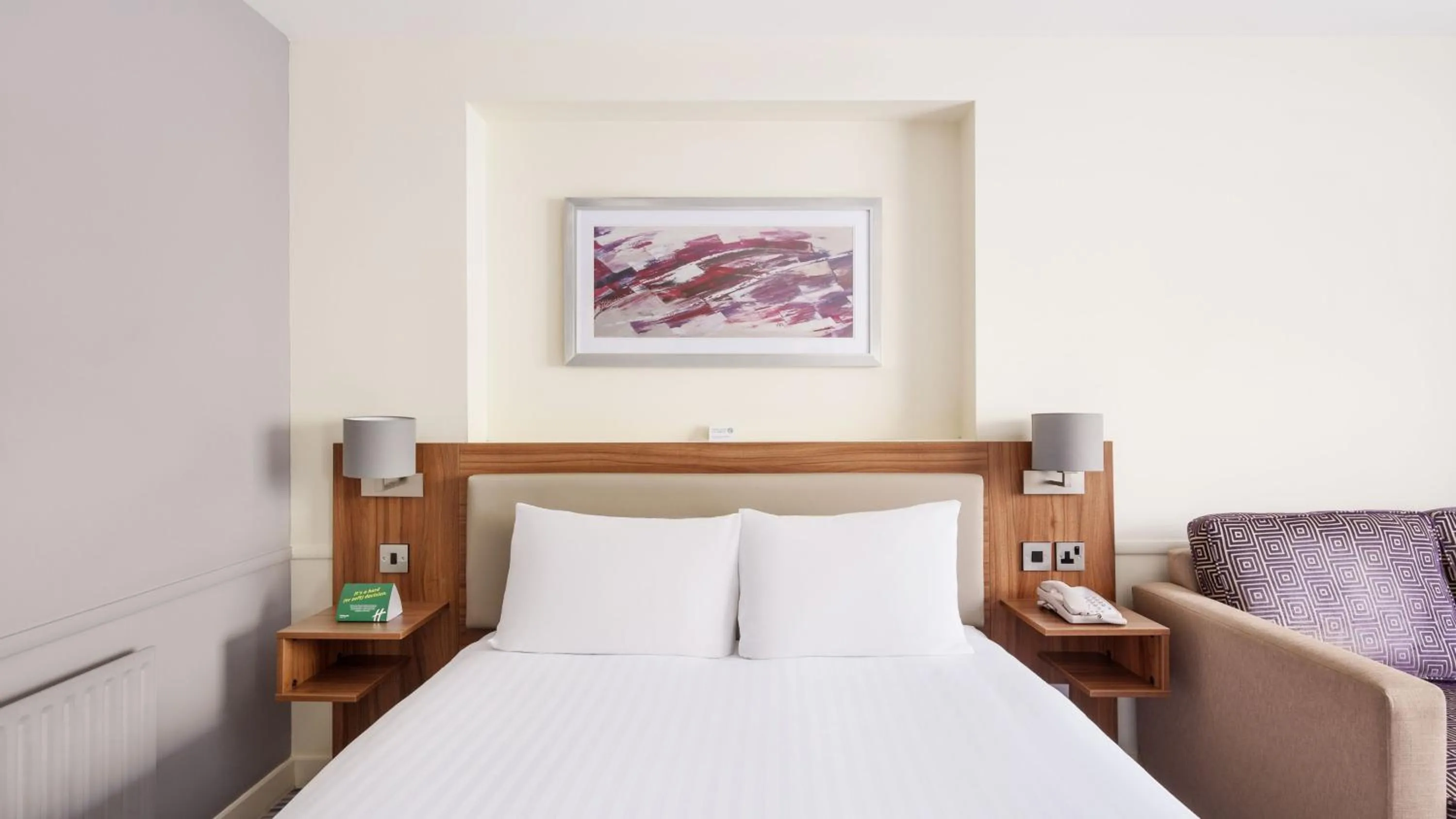 Photo of the whole room, Bed in Holiday Inn Taunton M5, Jct25 by IHG