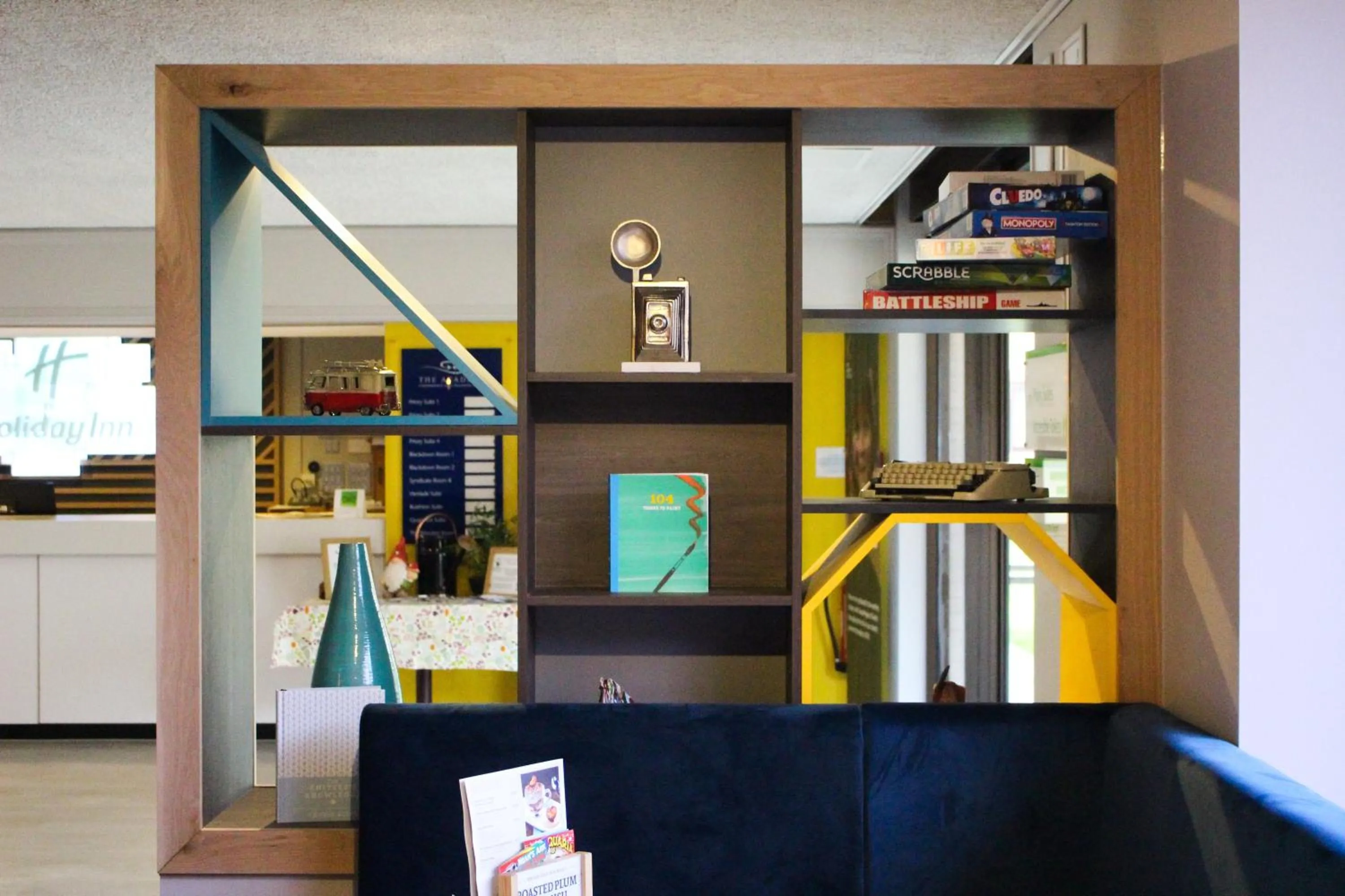 Lounge or bar in Holiday Inn Taunton M5, Jct25 by IHG